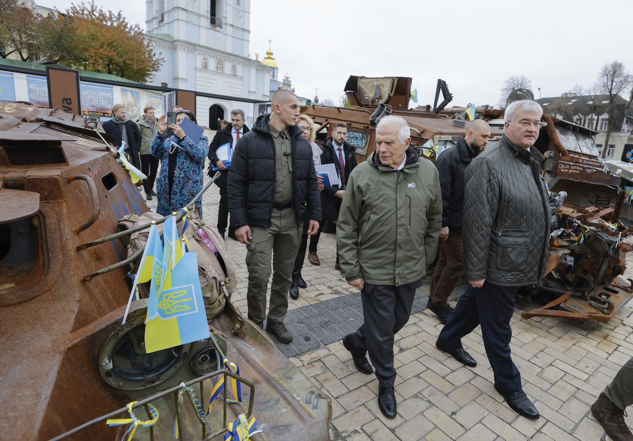 Tropas norte-coreanas são “globalização da guerra” na Ucrânia. Borrell alerta em Kiev para expansão do conflito