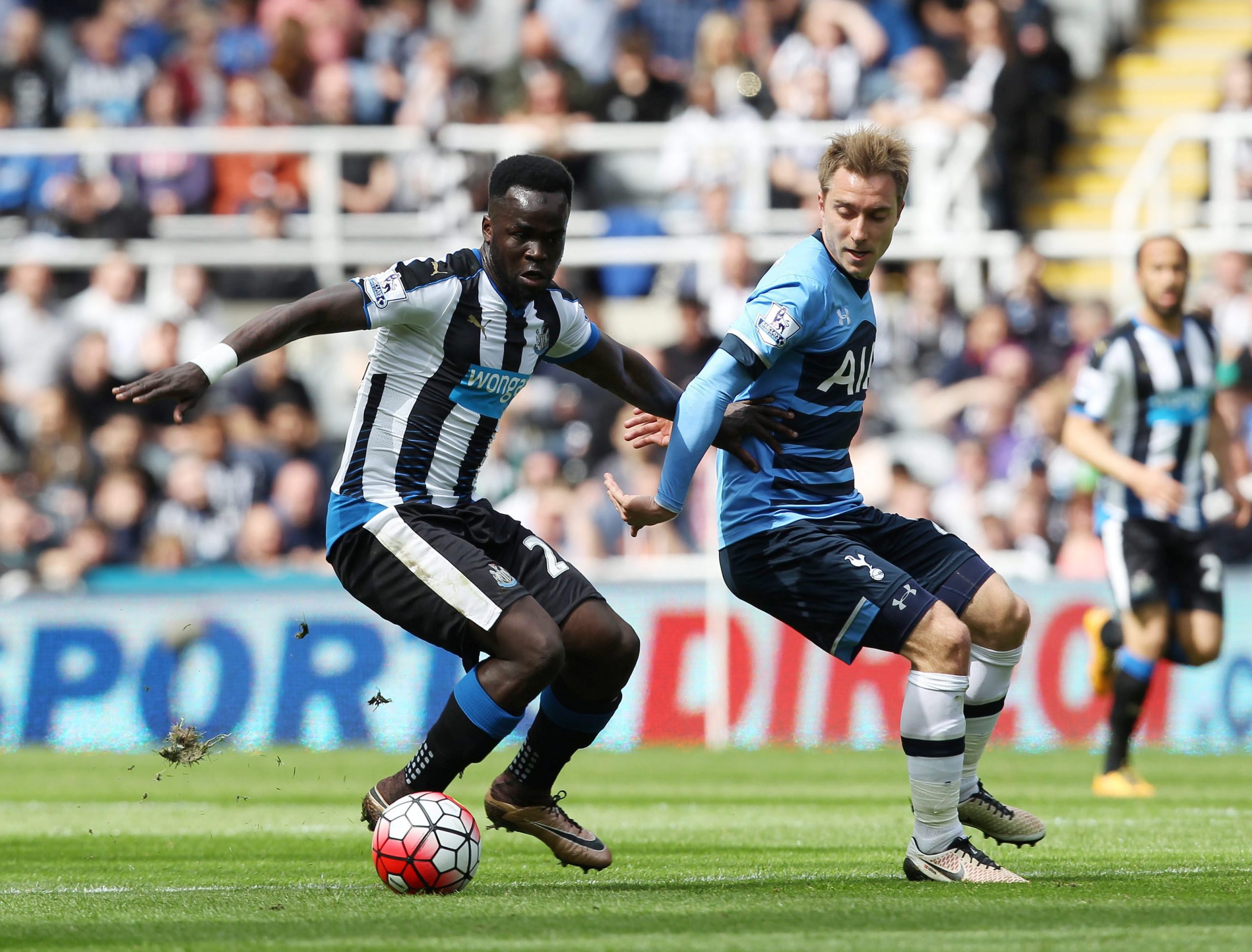 Tioté, antigo jogador do Newcastle, morre durante treino