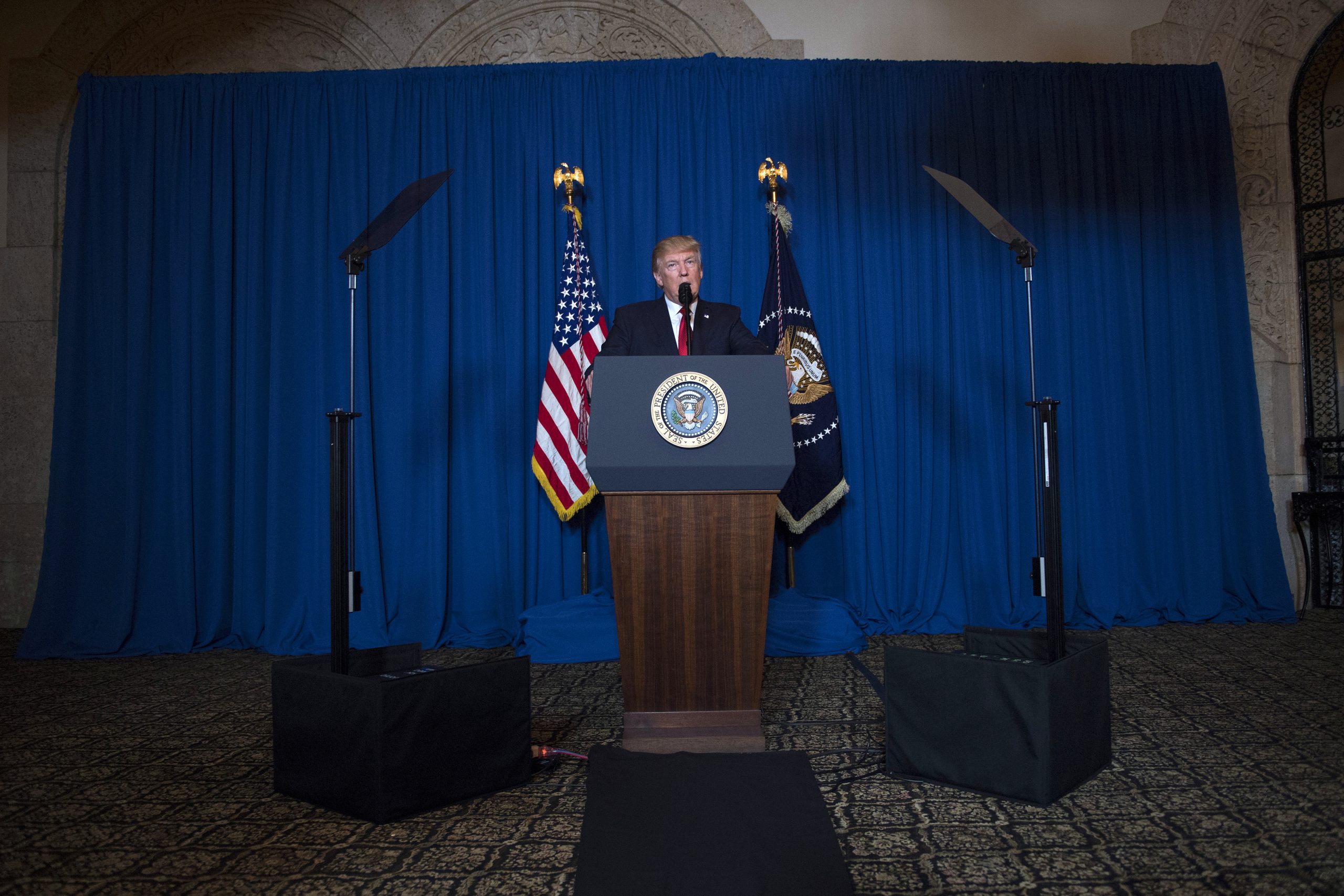 Donald Trump confirma que revelou informações aos russos