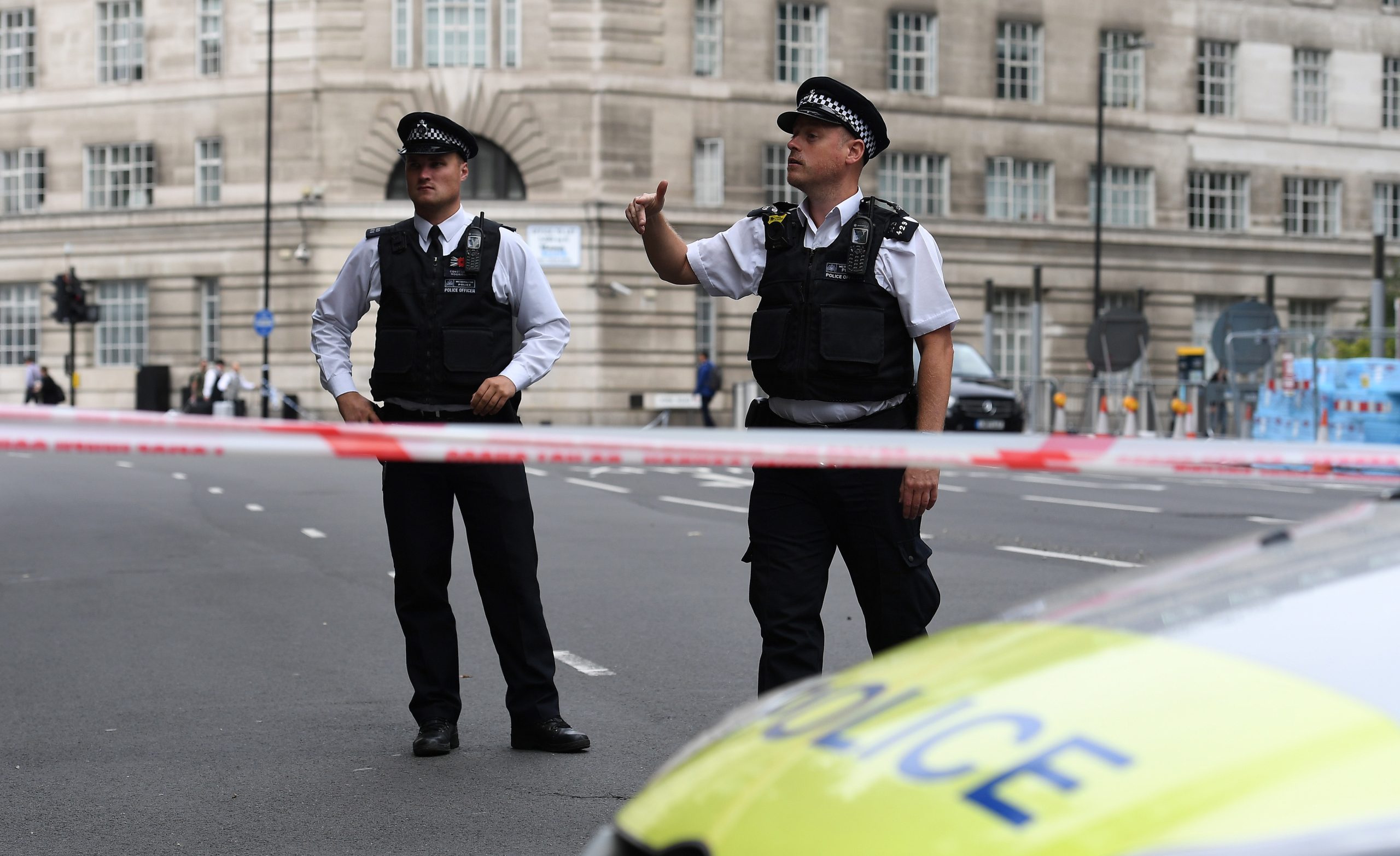 Suspeito de atropelamento no parlamento britânico acusado de tentativa de homicídio