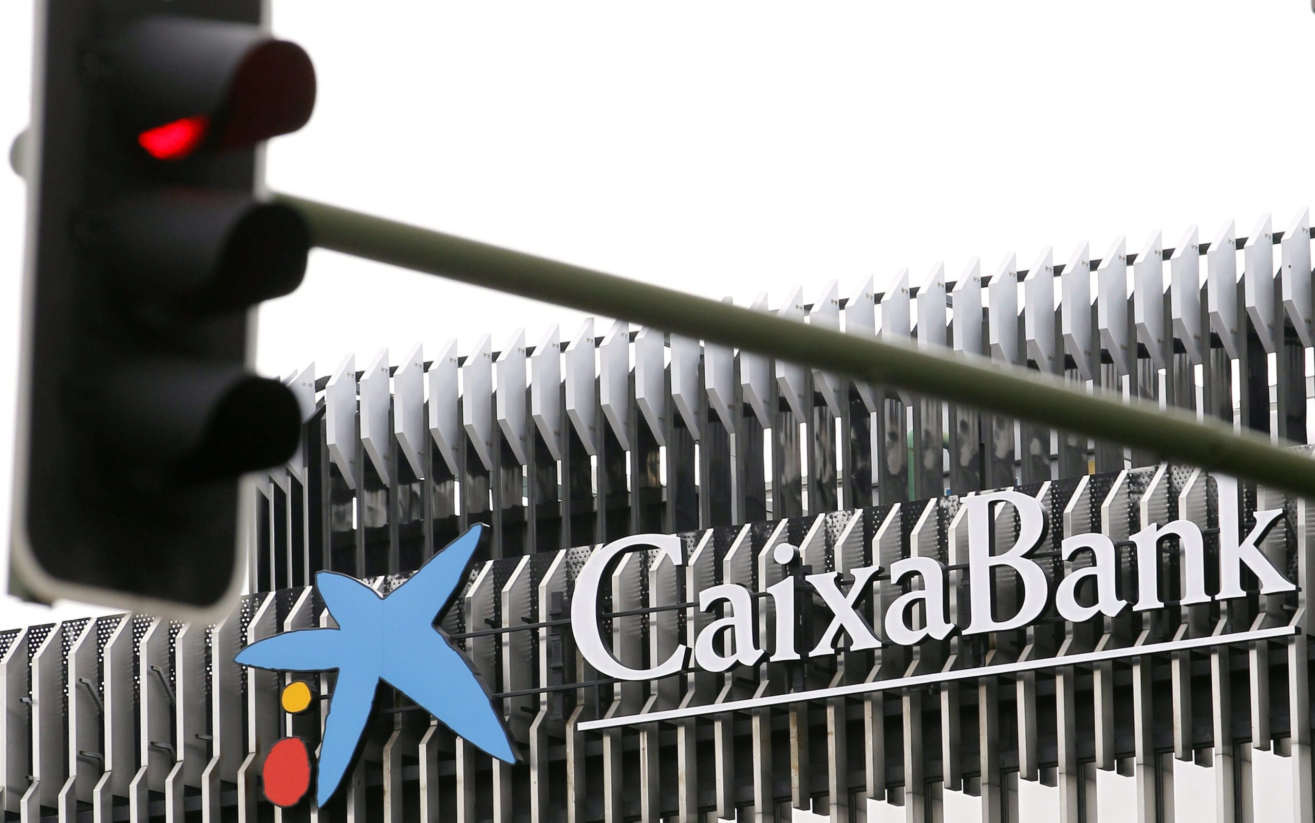 CaixaBank rejeita ilegalidades na tomada do controlo do BPI