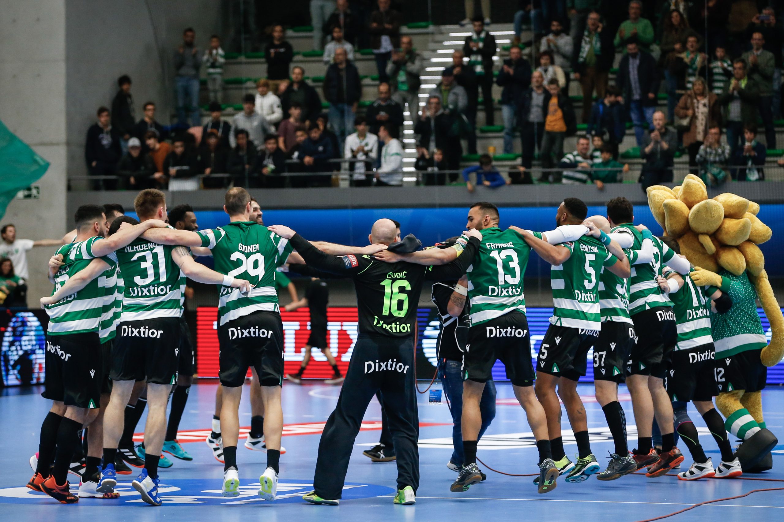 Sporting vence IK Savehof e agarra lugar no ‘play off’ da ‘Champions’ de andebol