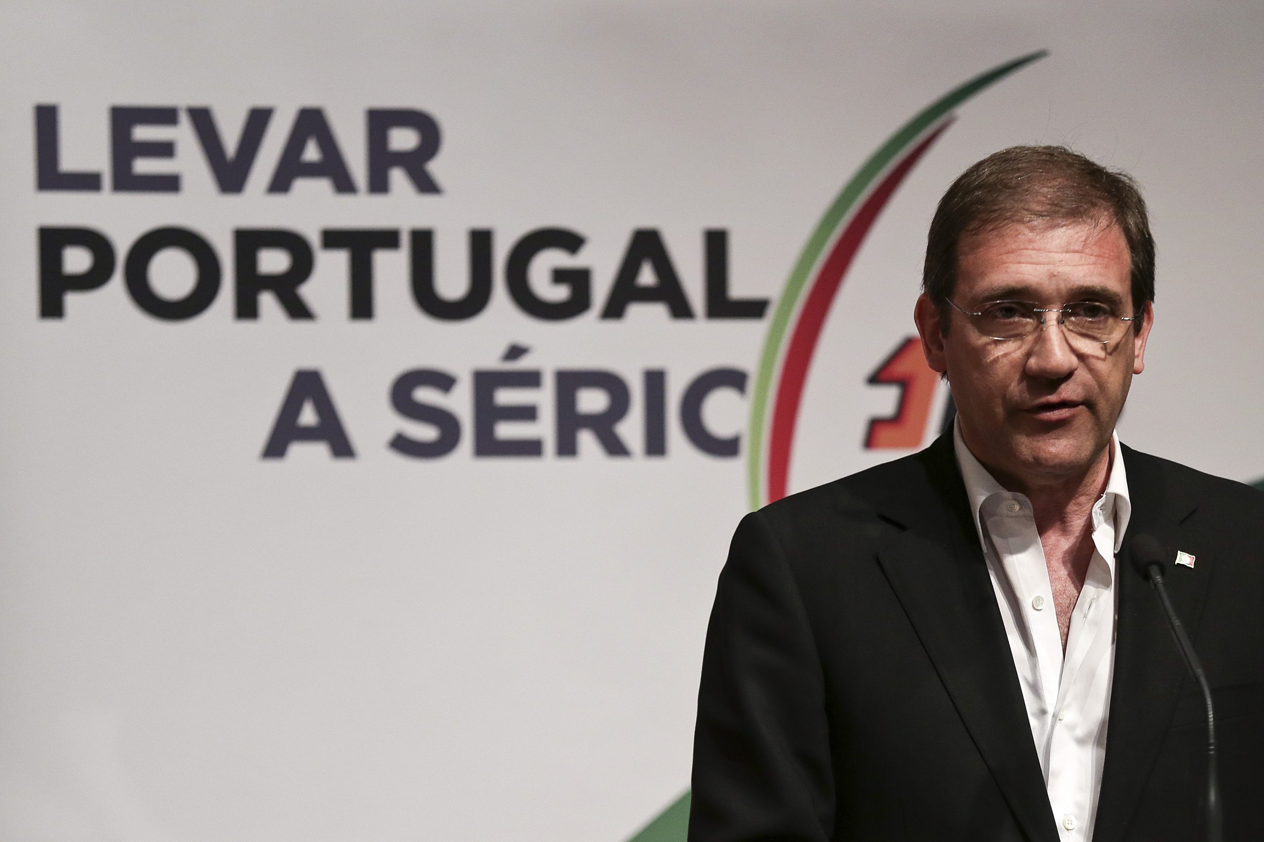 Passos rejeita mudanças à lei eleitoral que sejam “fatos à medida”