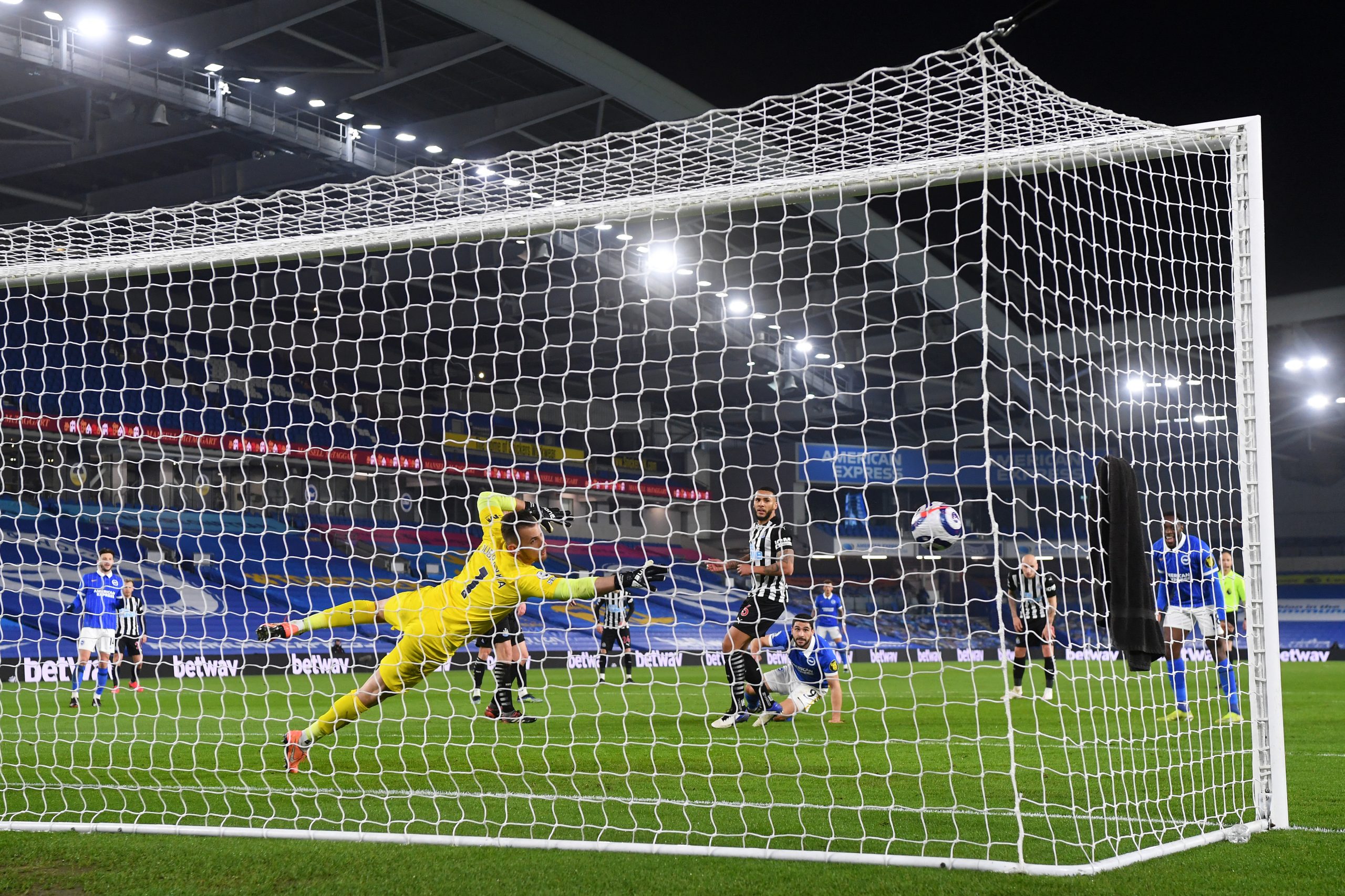Brighton bate Newcastle num duelo entre ‘aflitos’ da Liga inglesa