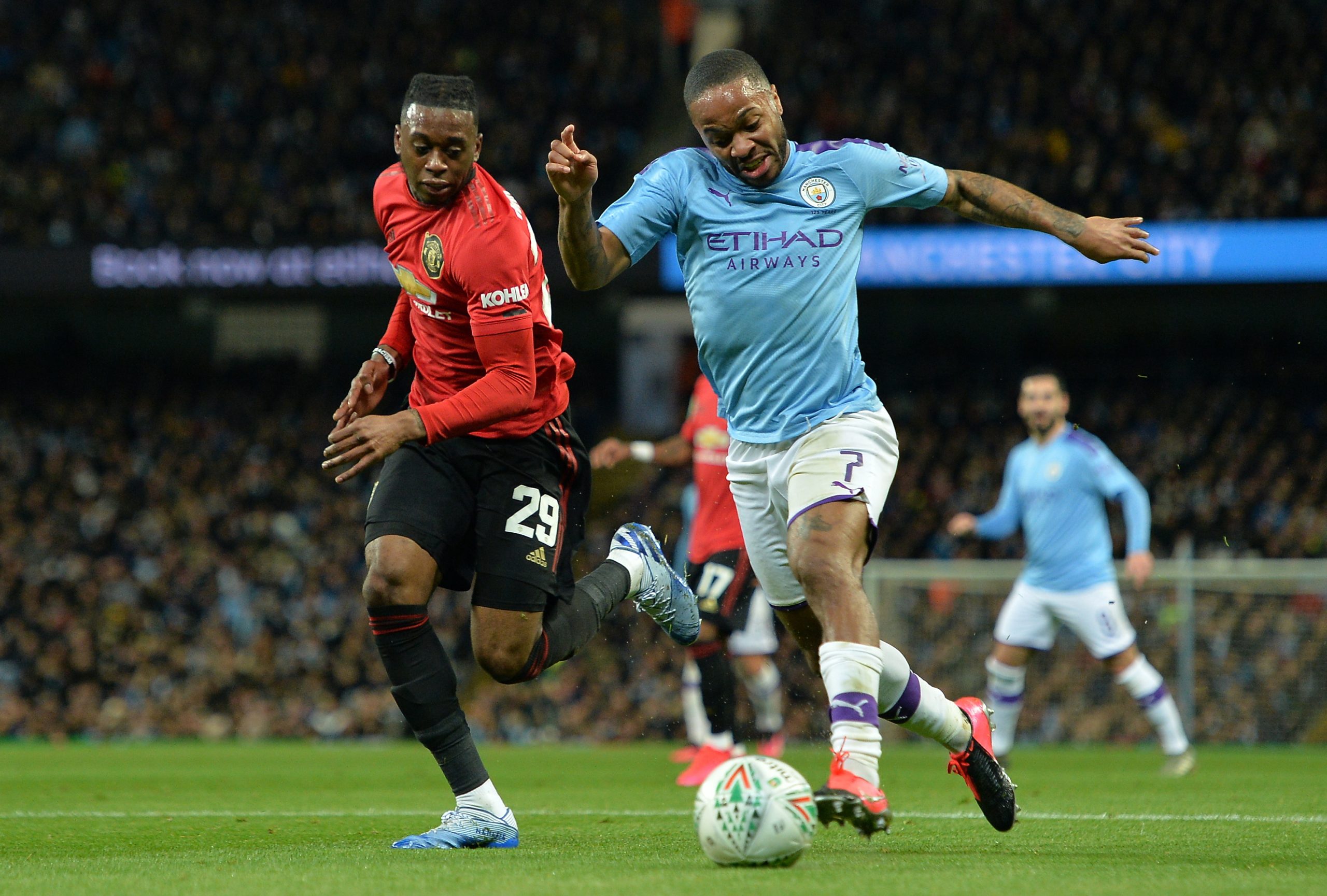 City perde com rival United mas assegura lugar na final da Taça da Liga inglesa