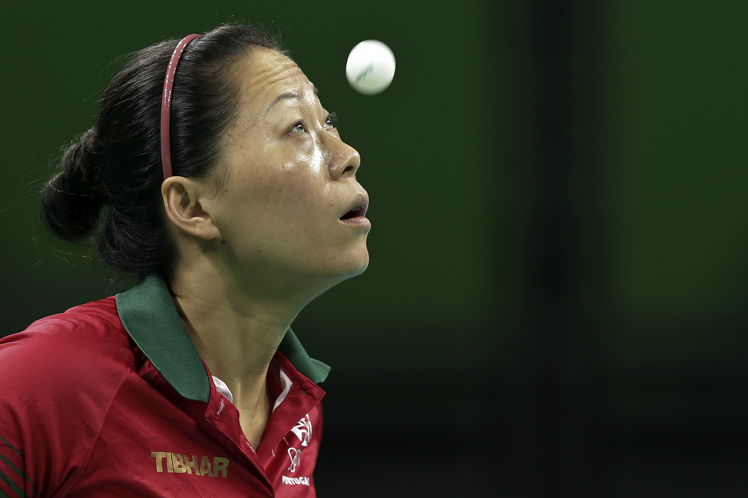 Freitas, Apolónia e Fu Yu em frente no Open do Qatar de ténis de mesa