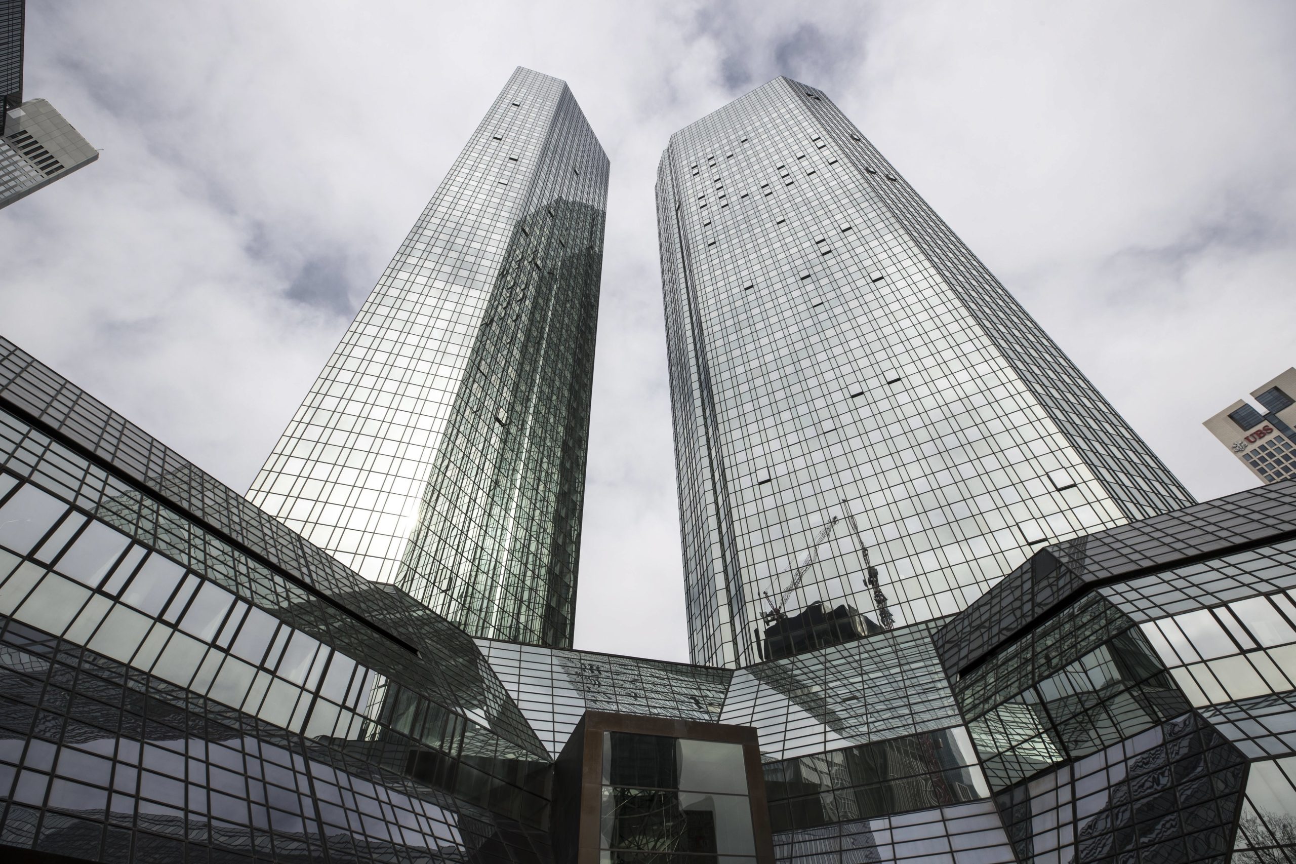Deutsche Bank vai despedir sete mil trabalhadores