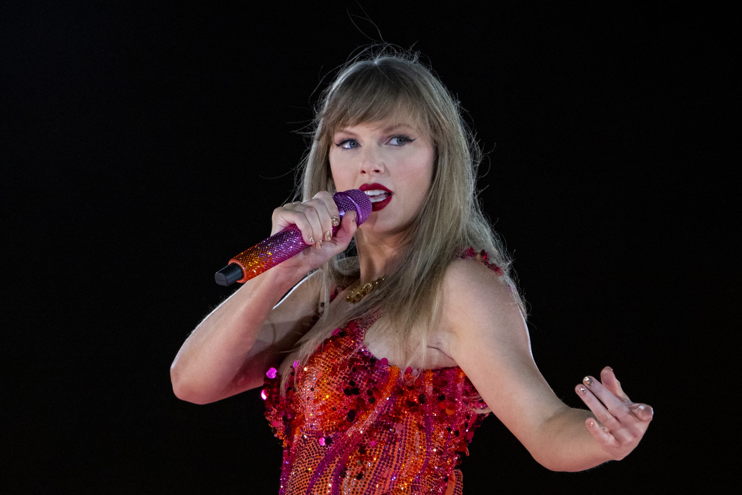 Jovem apoiante do Estado Islâmico acusado na Áustria por planear ataque a concerto de Taylor Swift