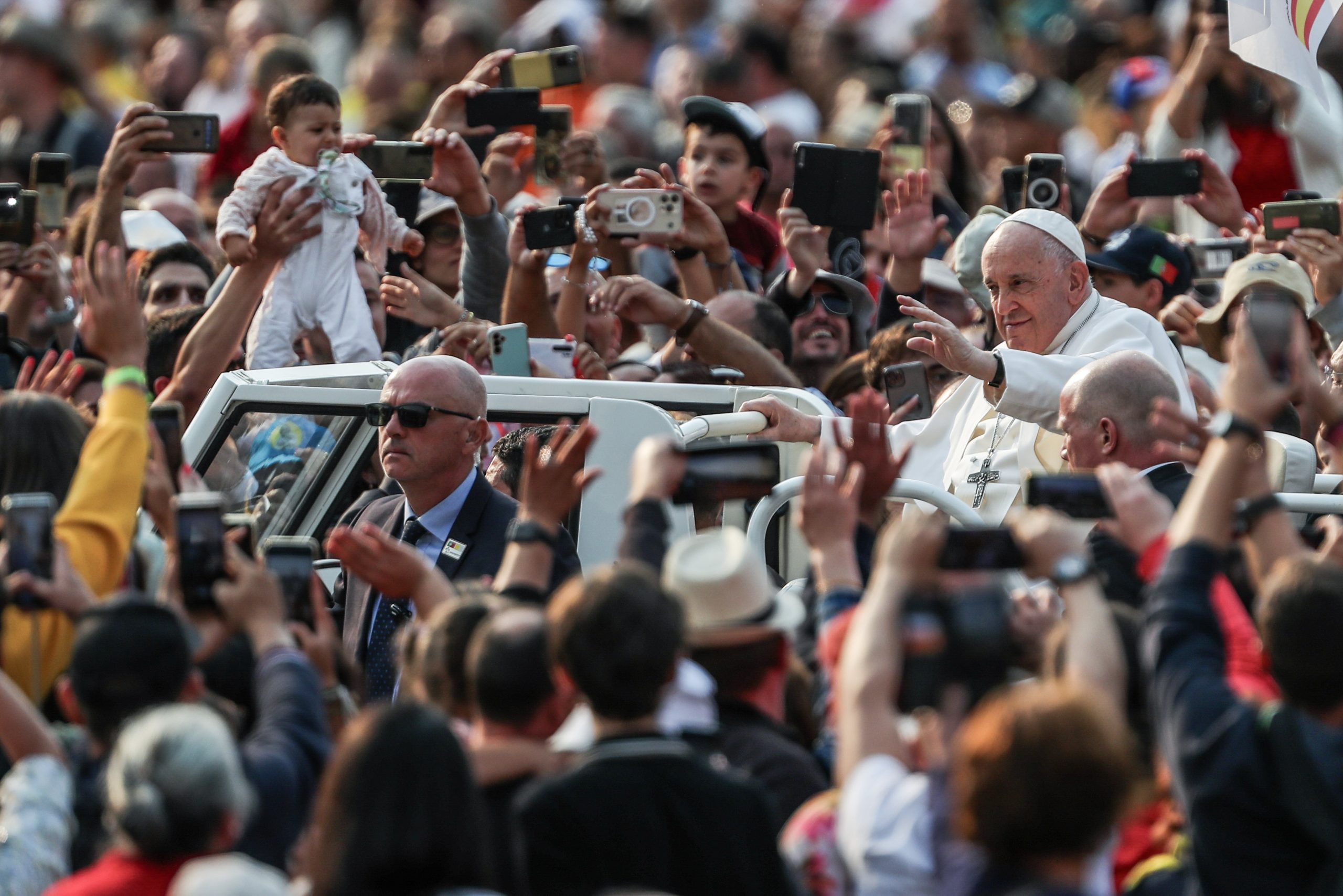 Papa agradece aos que fizeram da JMJ um “núcleo de evangelização forte” e refere-se a D. Américo Aguiar como “enfant terrible”