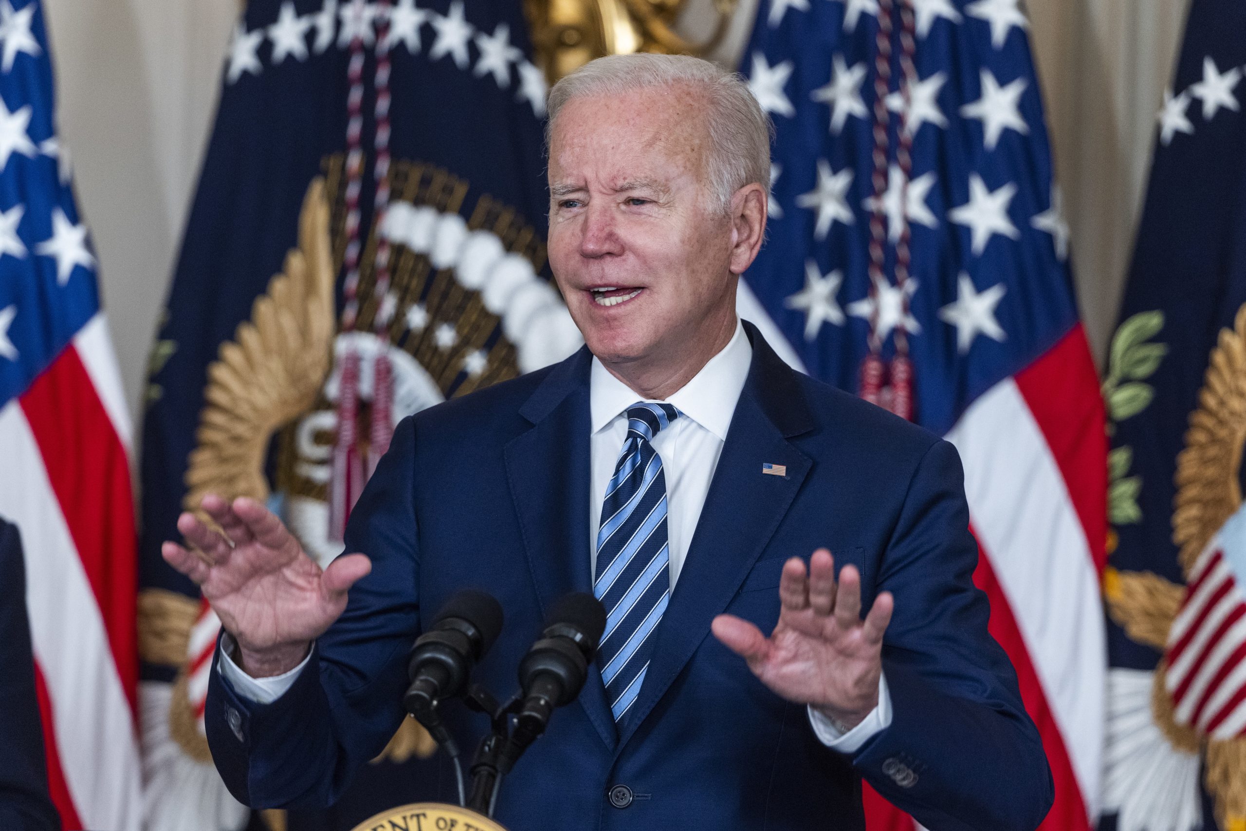 Biden ligou a Zelensky e disse que os EUA darão prioridade à defesa aérea em matéria de ajuda material