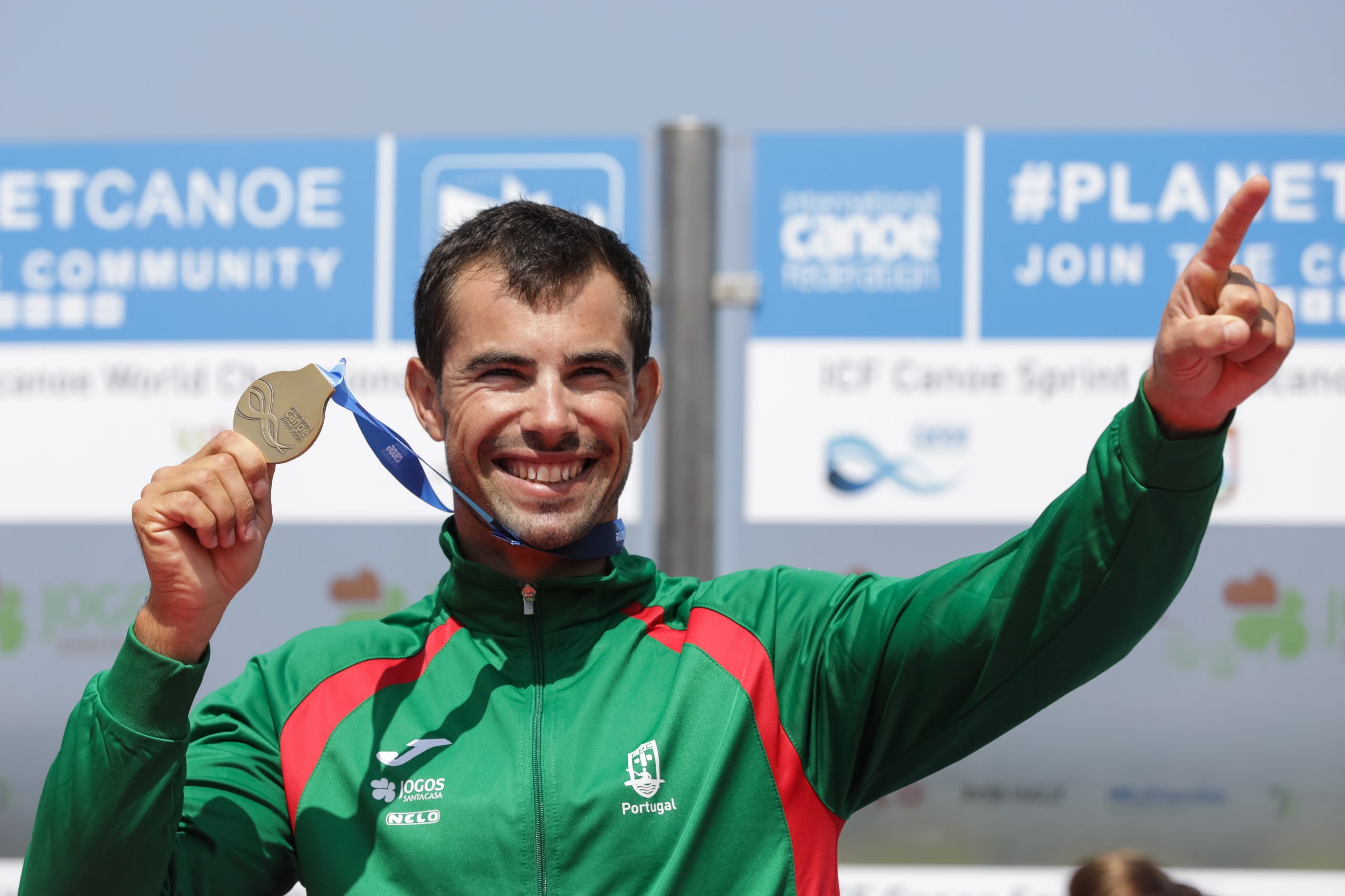 Fernando Pimenta com duas das quatro finais de Portugal na Taça do Mundo