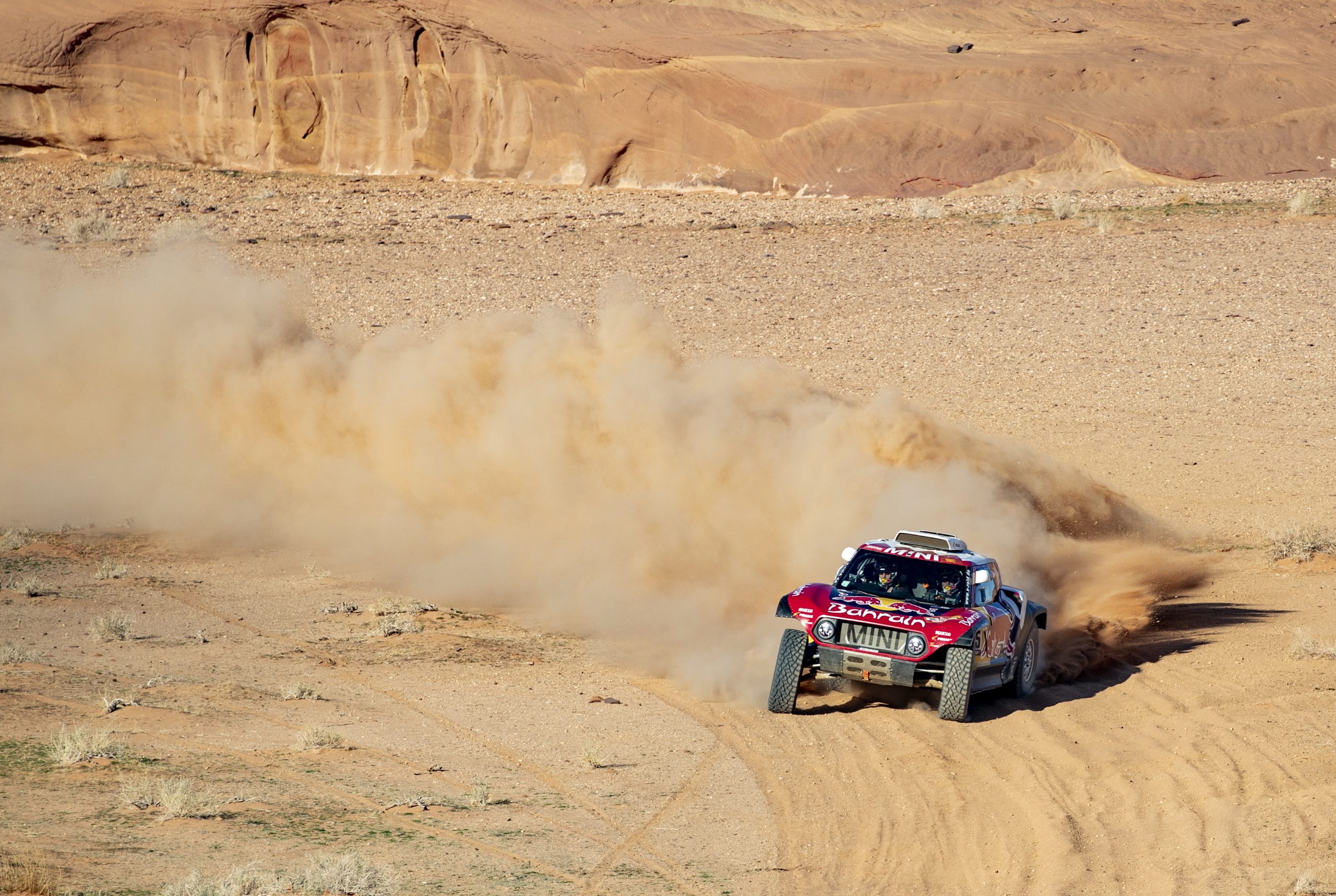 Rali Dakar. Sainz ganha quinta etapa e consolida liderança nos automóveis