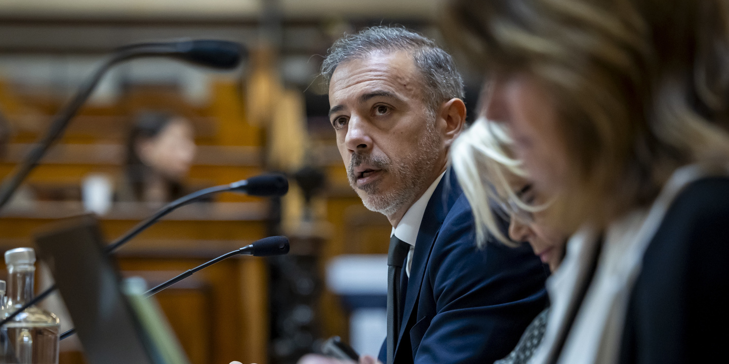 “Não queremos RTP obesa, queremos RTP ágil e musculada”, diz ministro dos Assuntos Parlamentares