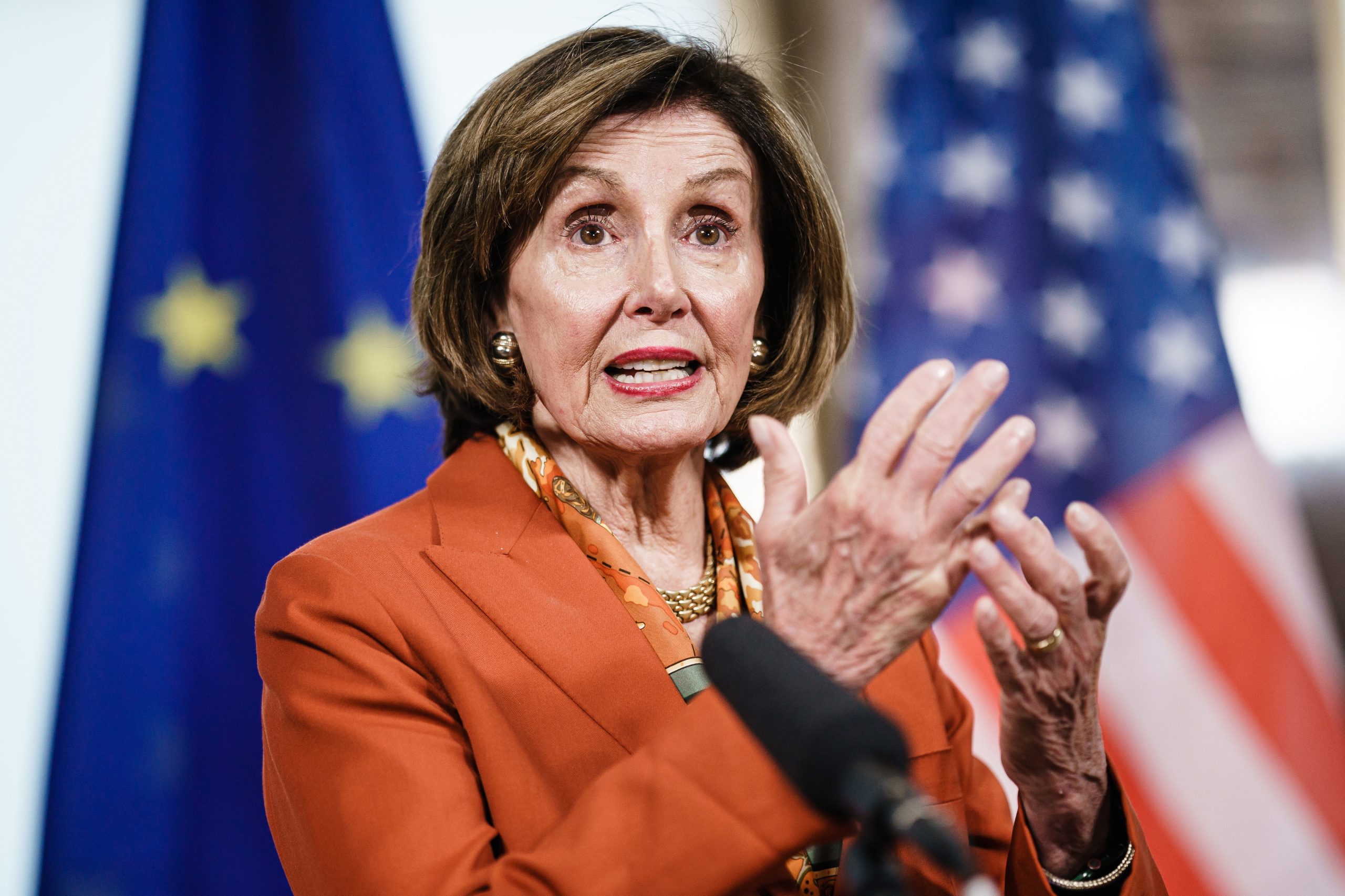 Pelosi anuncia viagem à Arménia com novo cessar-fogo em vigor