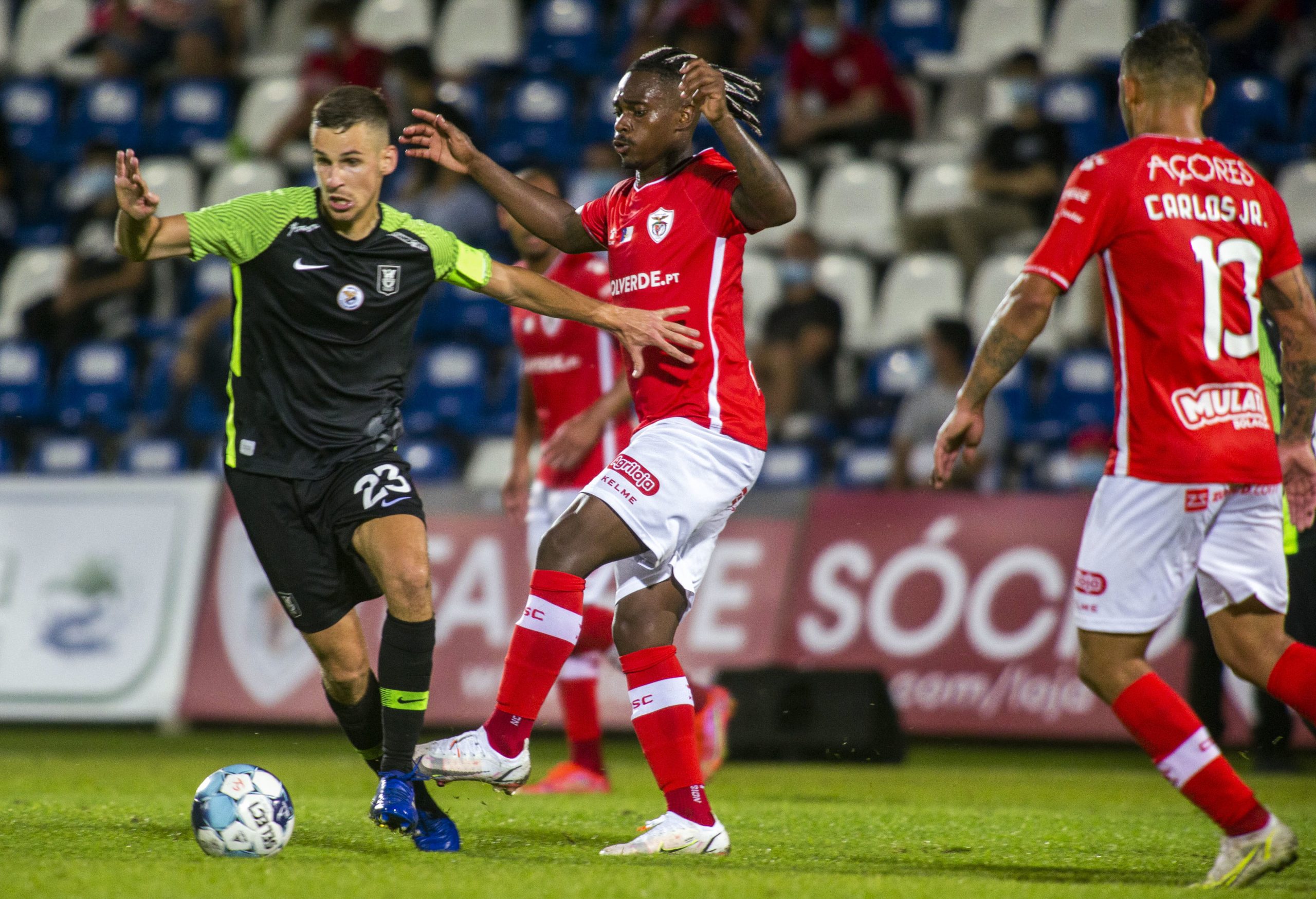 Covid-19: Santa Clara com nove jogadores infetados (e um elemento do staff)