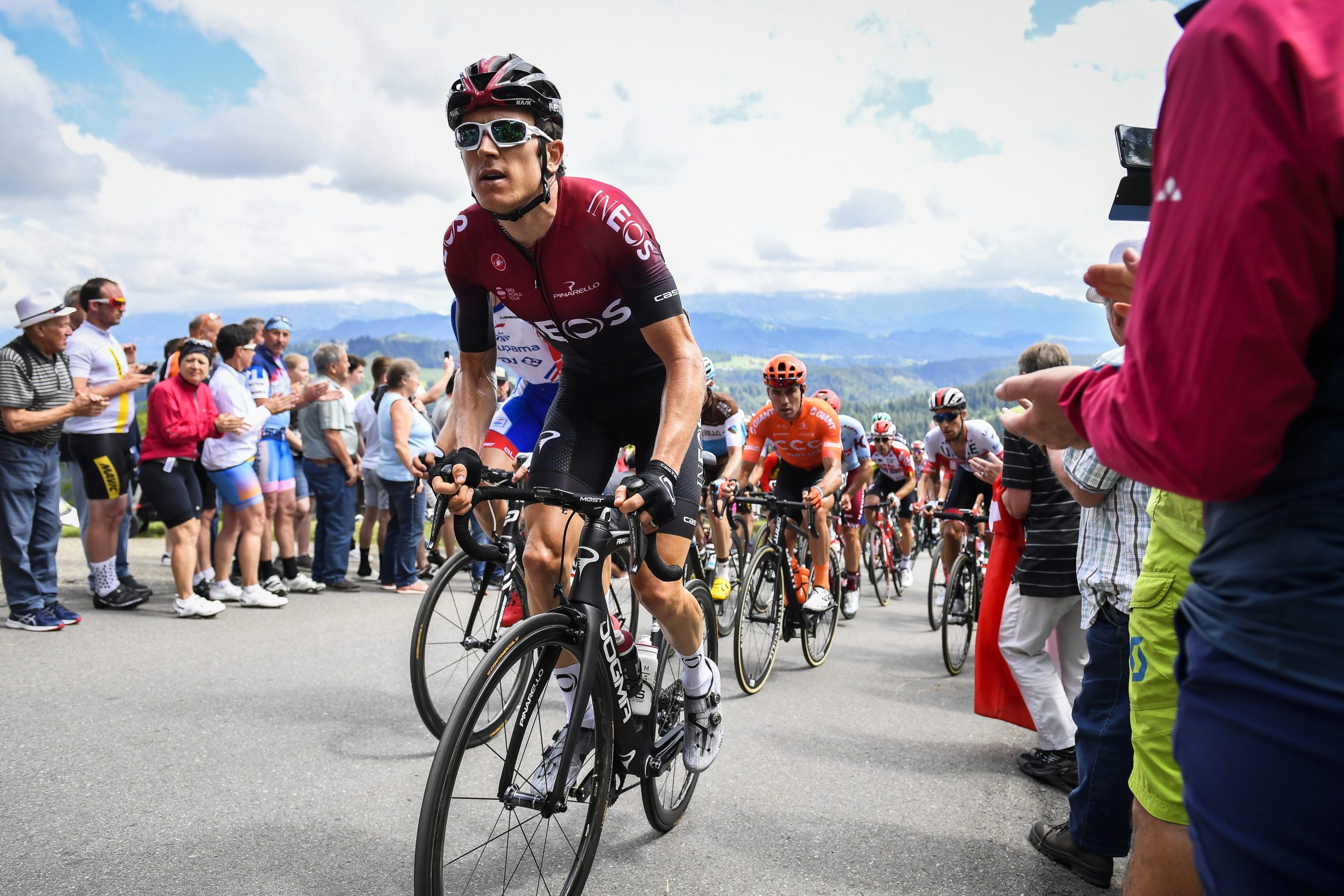 Geraint Thomas teve alta e deve poder defender título na Volta a França