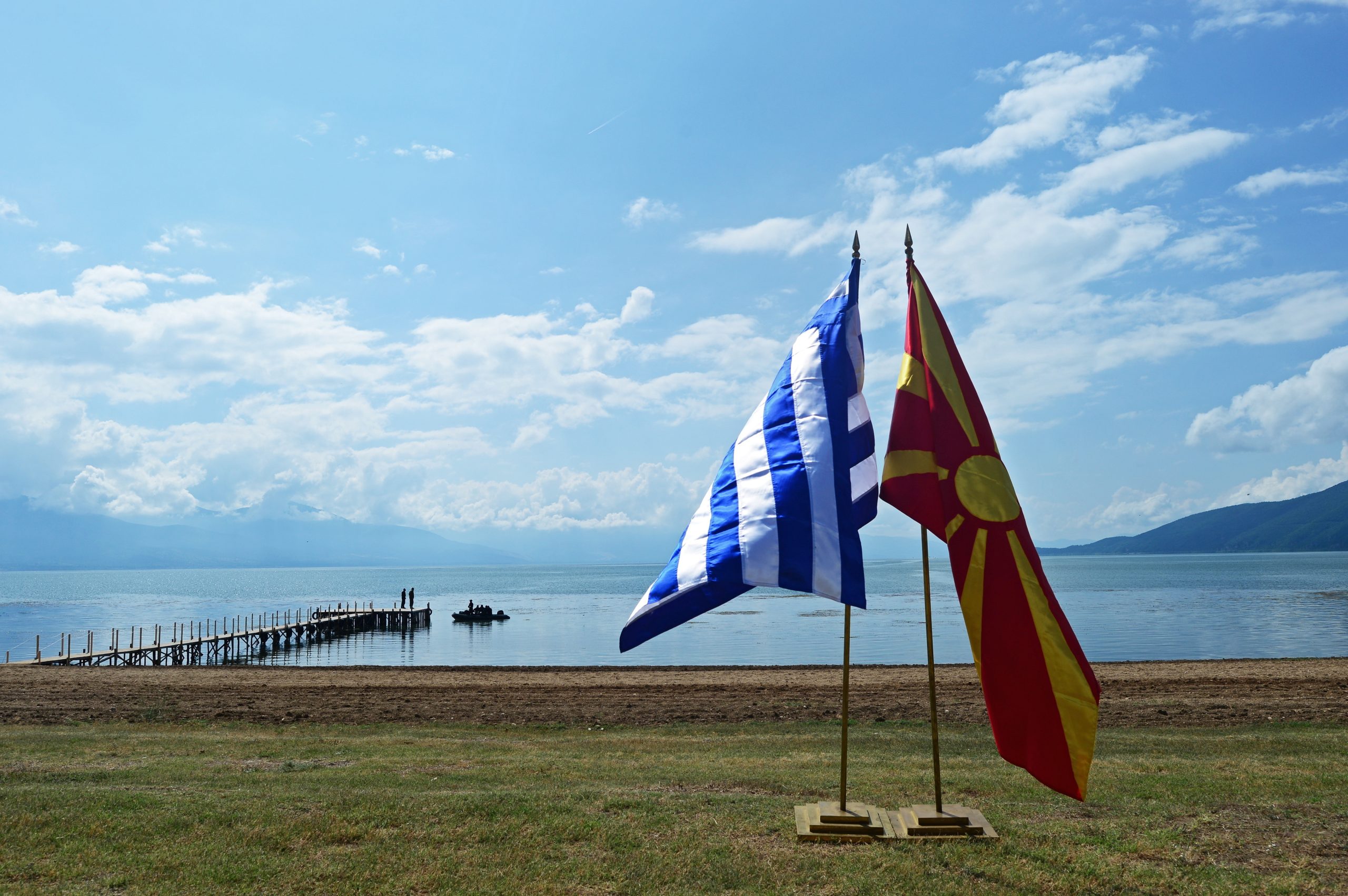 Macedónia ratifica acordo histórico com a Grécia para mudança de nome do país