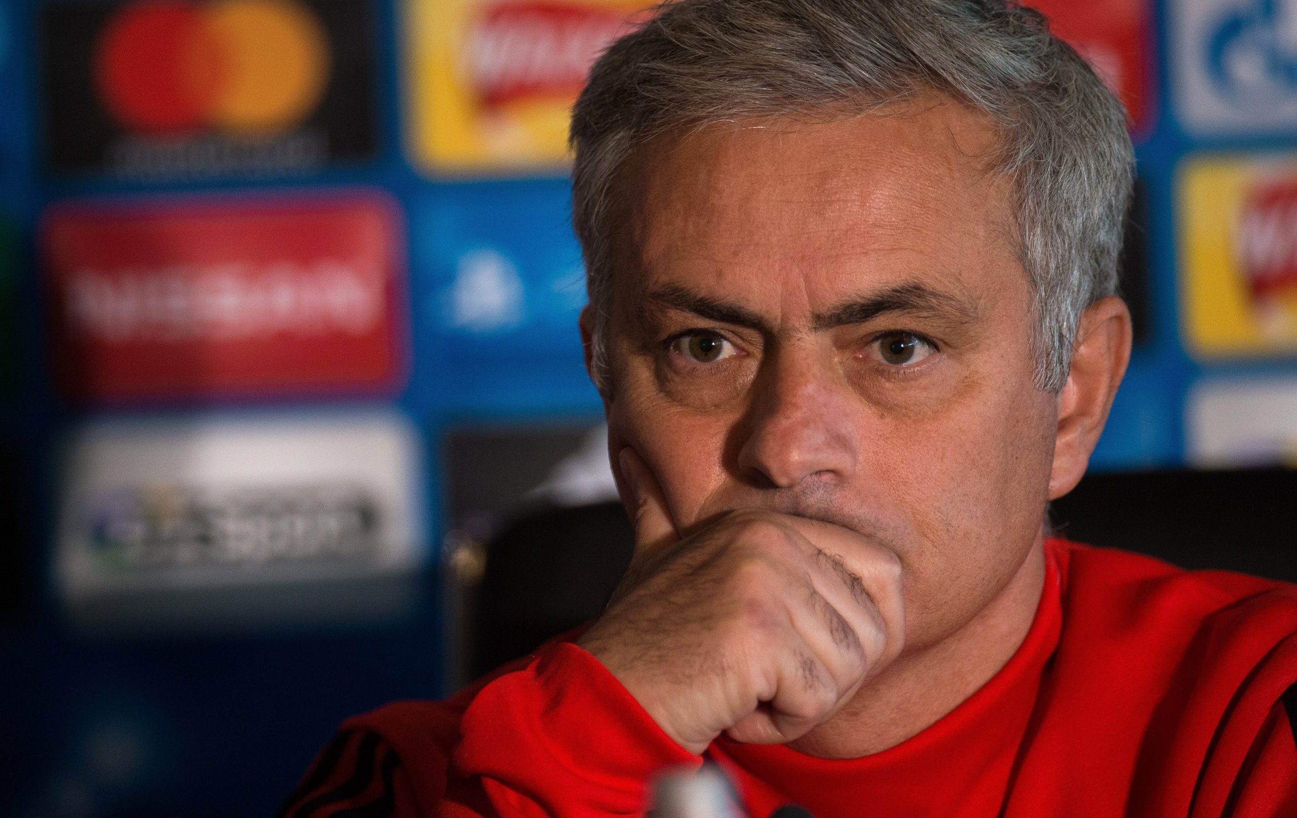 Manchester United empata com o Southampton e perde segundo lugar para o Chelsea