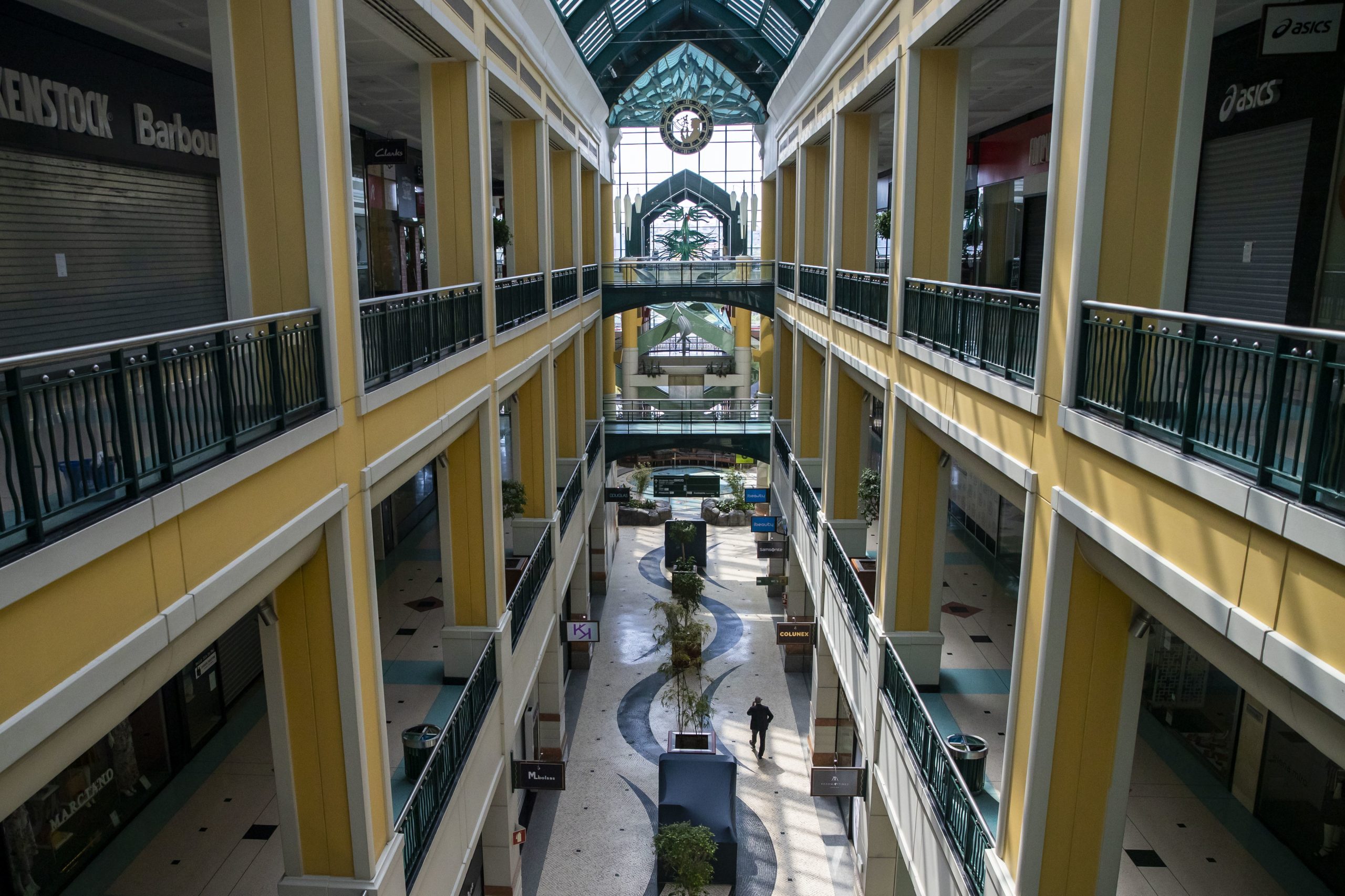 Covid-19: Centros comerciais e lojistas dizem-se preparados para reabrir em junho
