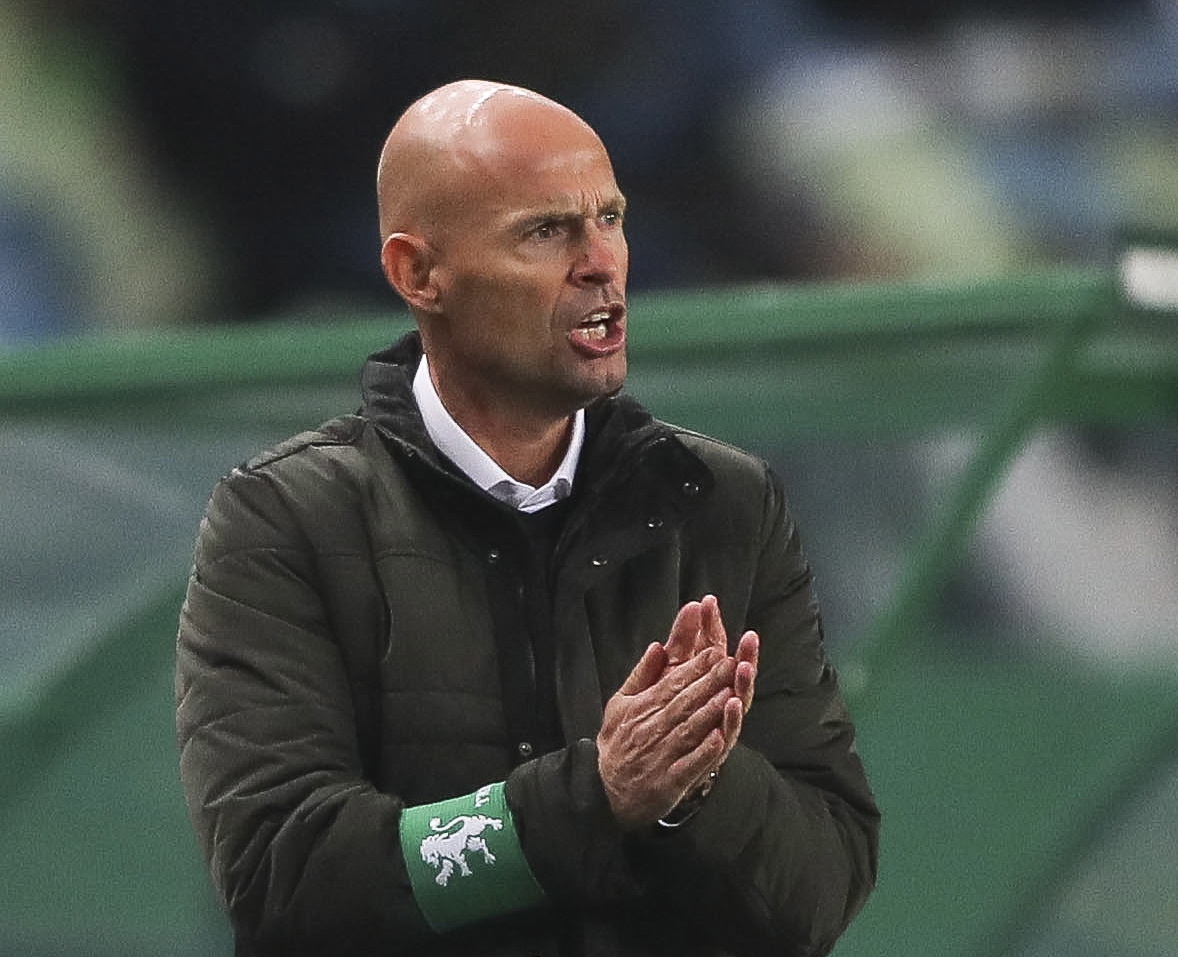 Keizer aponta à vitória em Tondela sem pensar no clássico com FC Porto