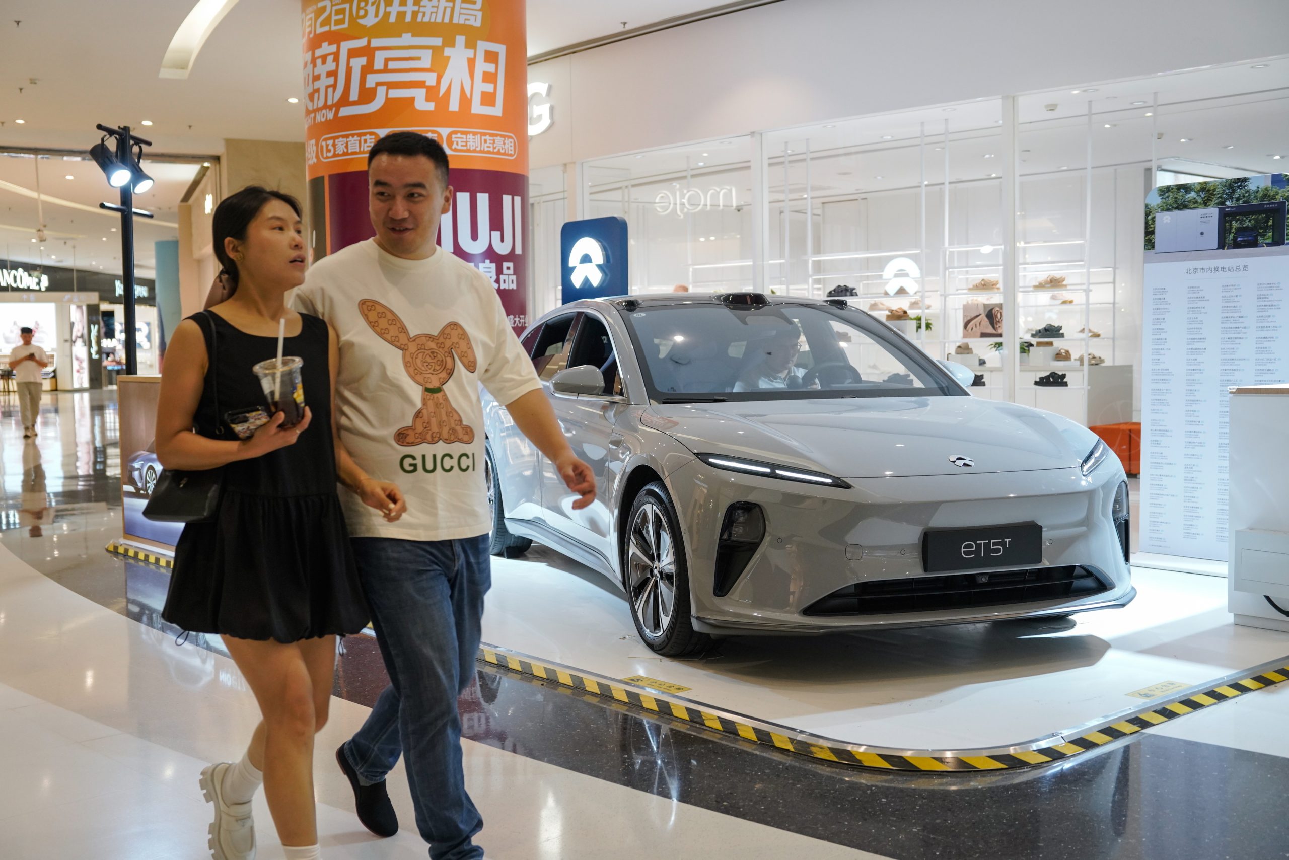 Fabricantes chineses de carros elétricos Nio e Xpeng vão manter preços na União Europeia