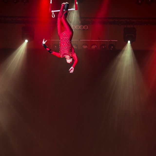 O Circo de Natal traz ao Porto a “torre mais alta do mundo” e artista que passou pelo Cirque du Soleil