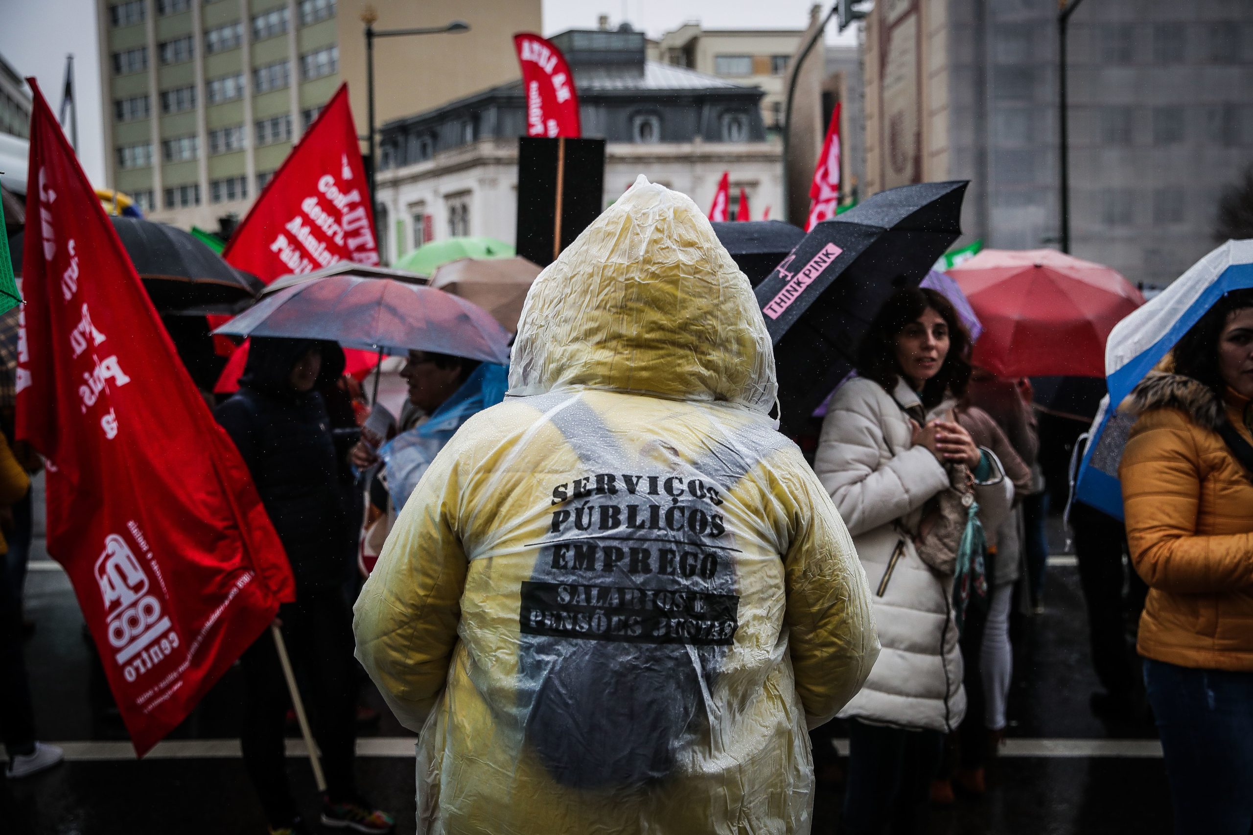 Greve nacional na saúde e função pública afeta vários serviços