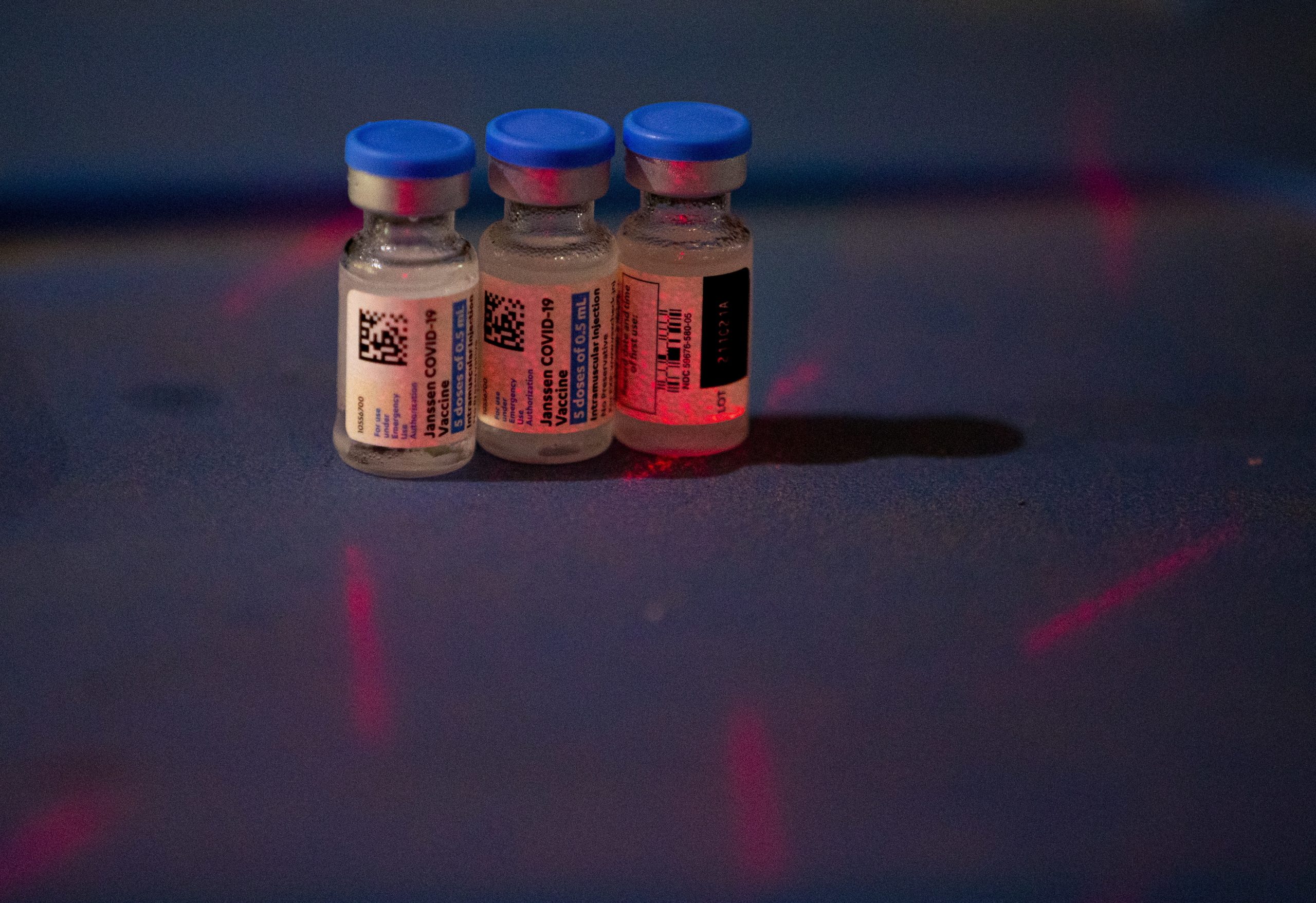 OMS pede que farmacêuticas não exportem vacinas que produzem em África