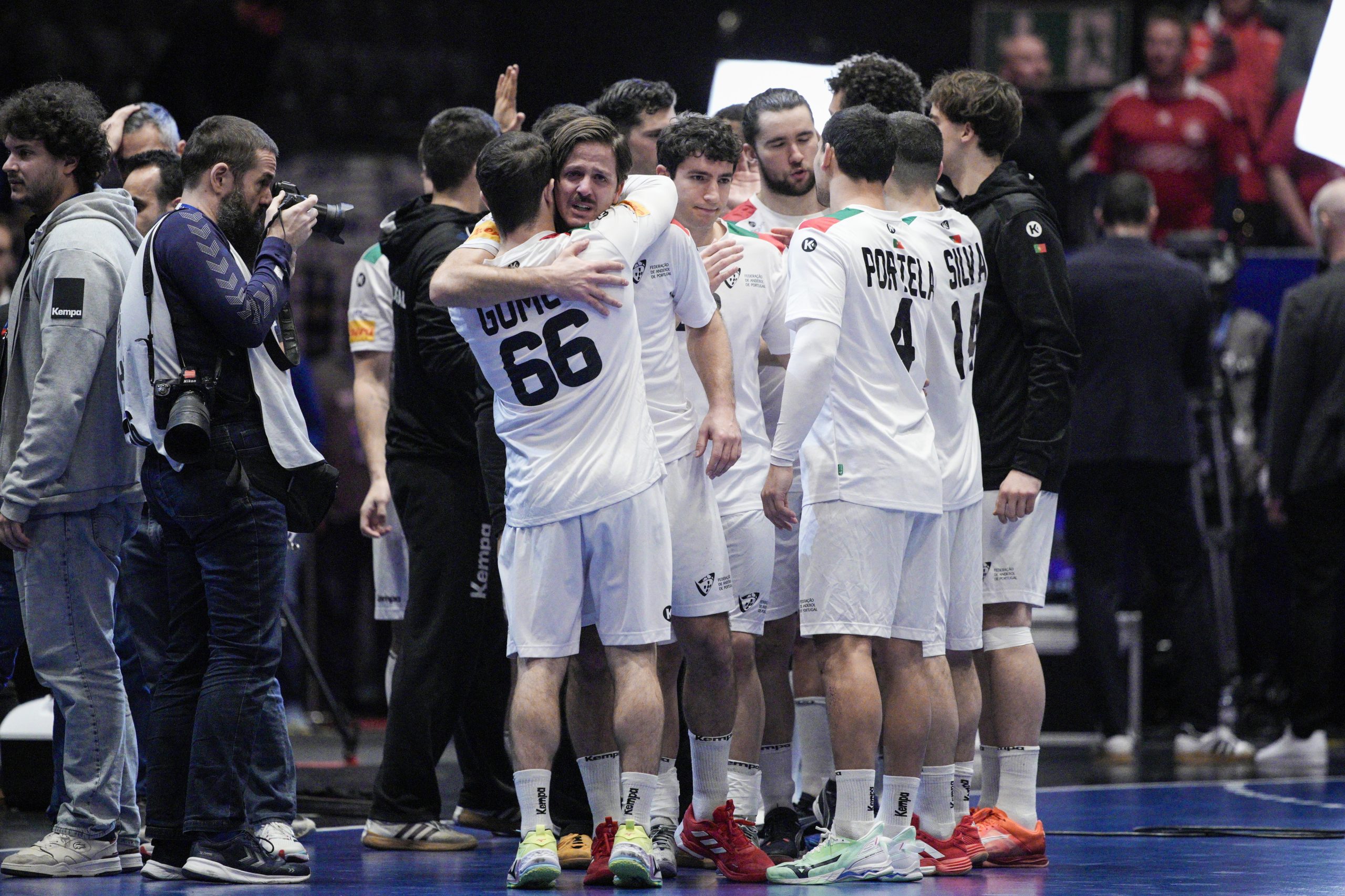 Portugal vence Espanha por 35-27 no Europeu de Andebol