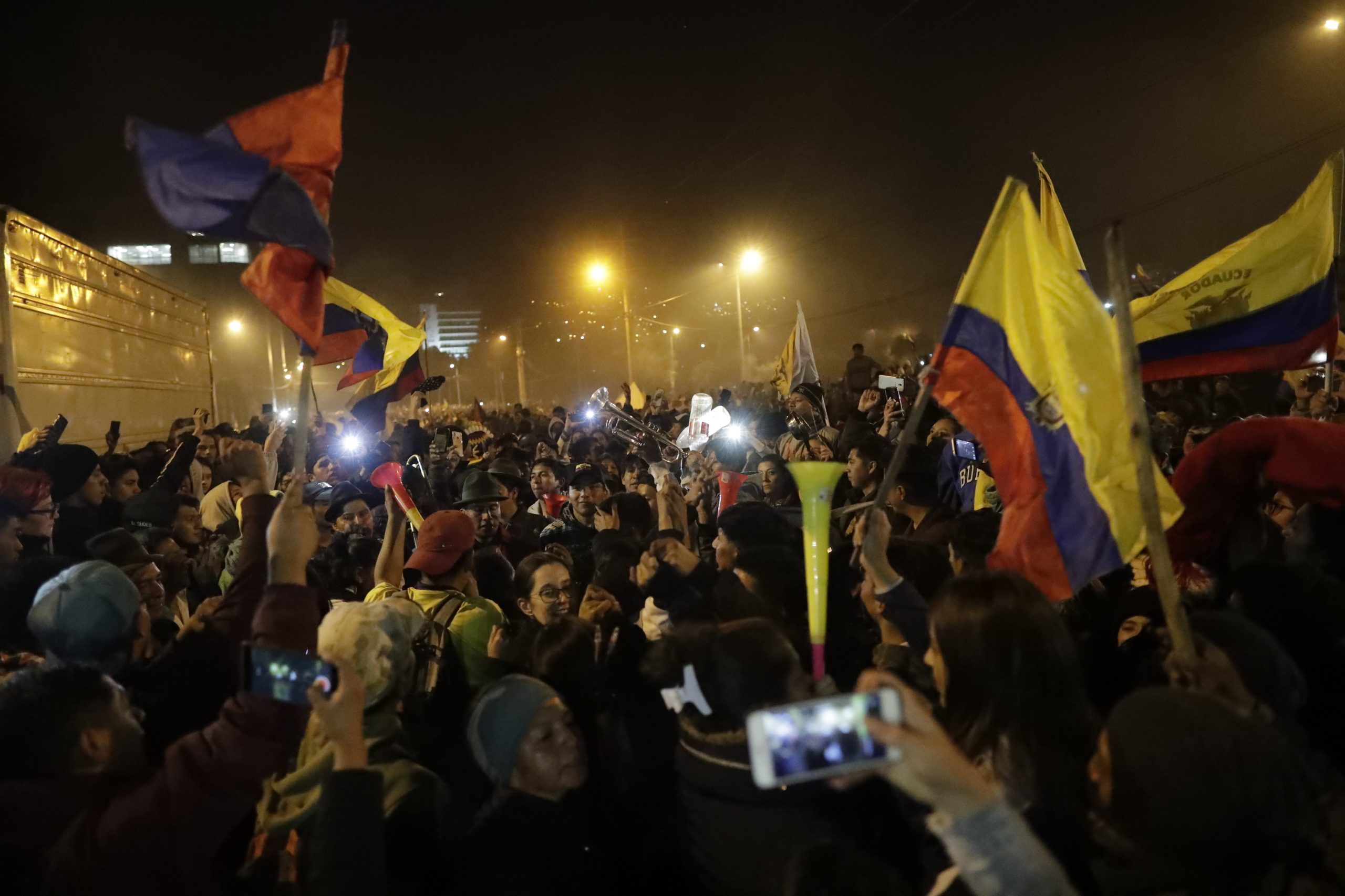 Governo do Equador e movimento indígena chegam a acordo: Revogado o decreto 883 que eliminou o subsídio ao combustível