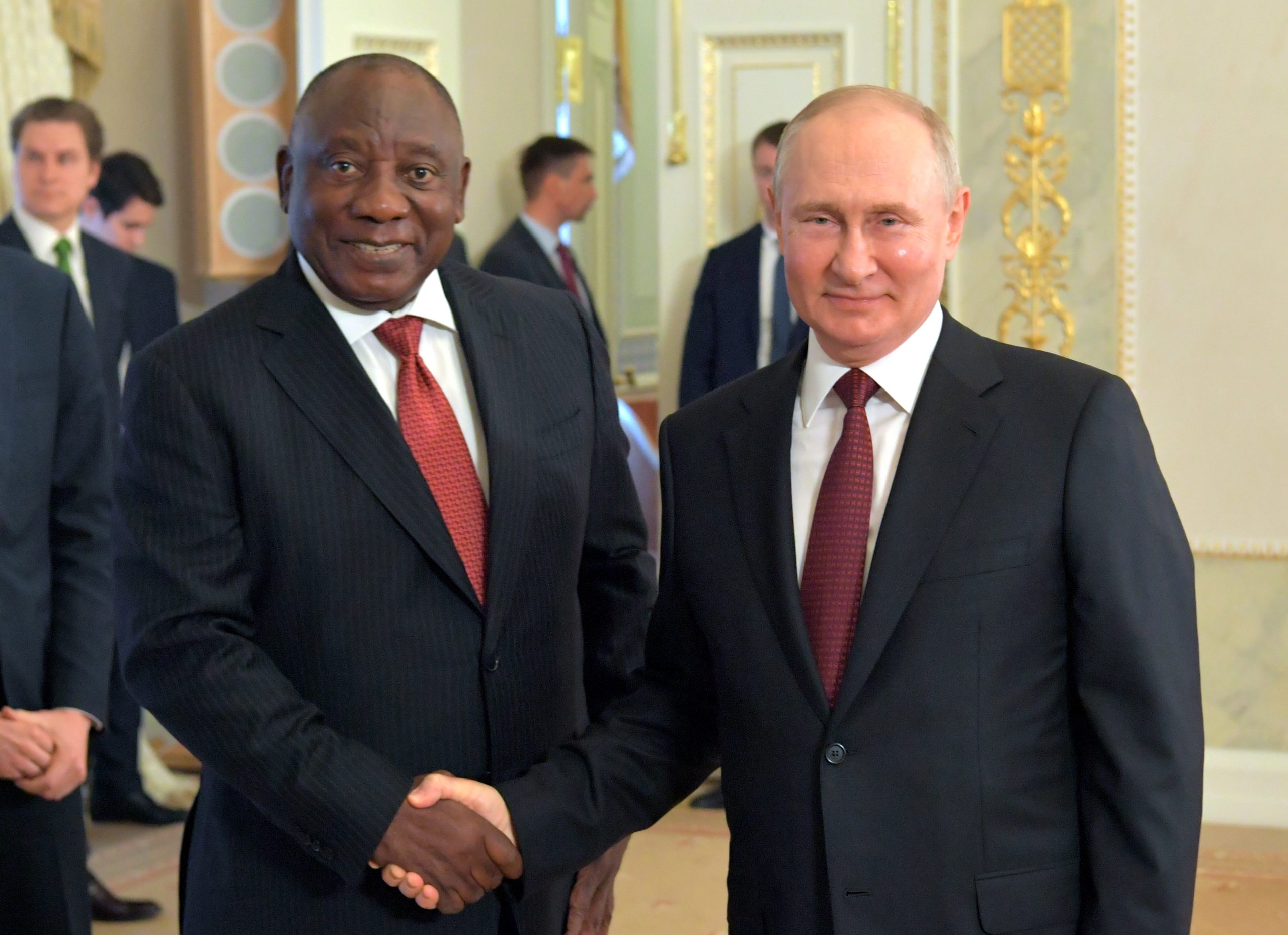 Presidente da África do Sul diz a Putin que a guerra deve terminar