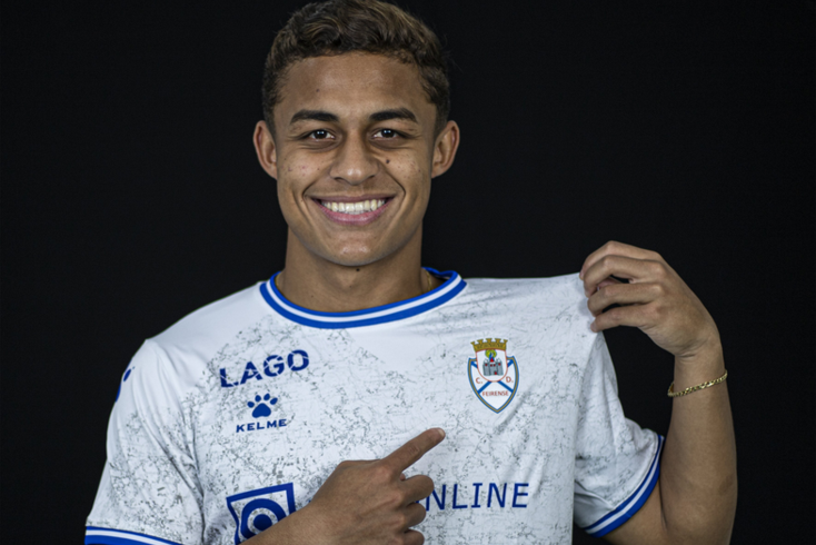 Assinou pelo Feirense, mas está a ser investigado por violação no Brasil