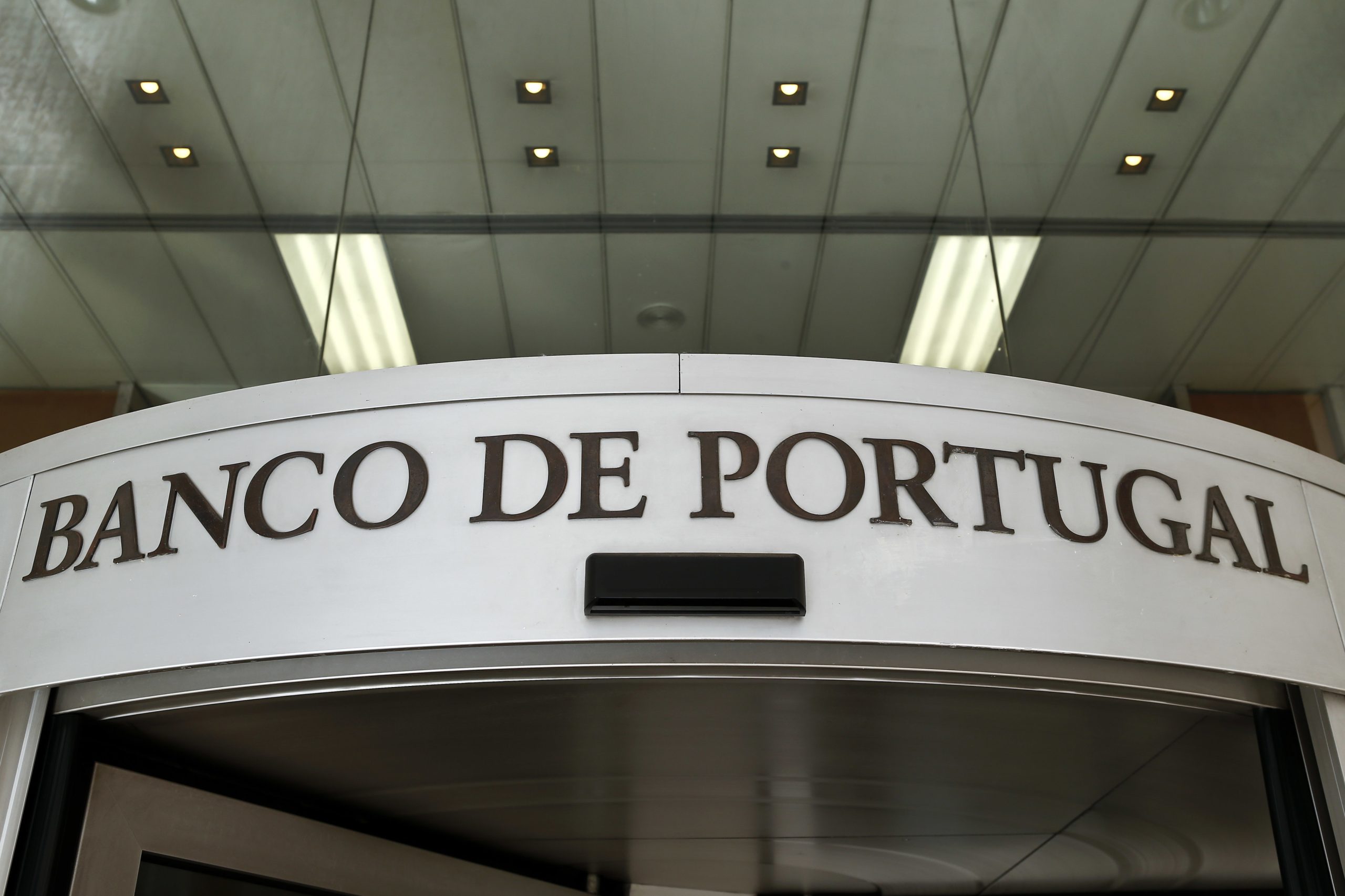 Financiamento das administrações públicas foi negativo em 5.000 milhões de euros em abril