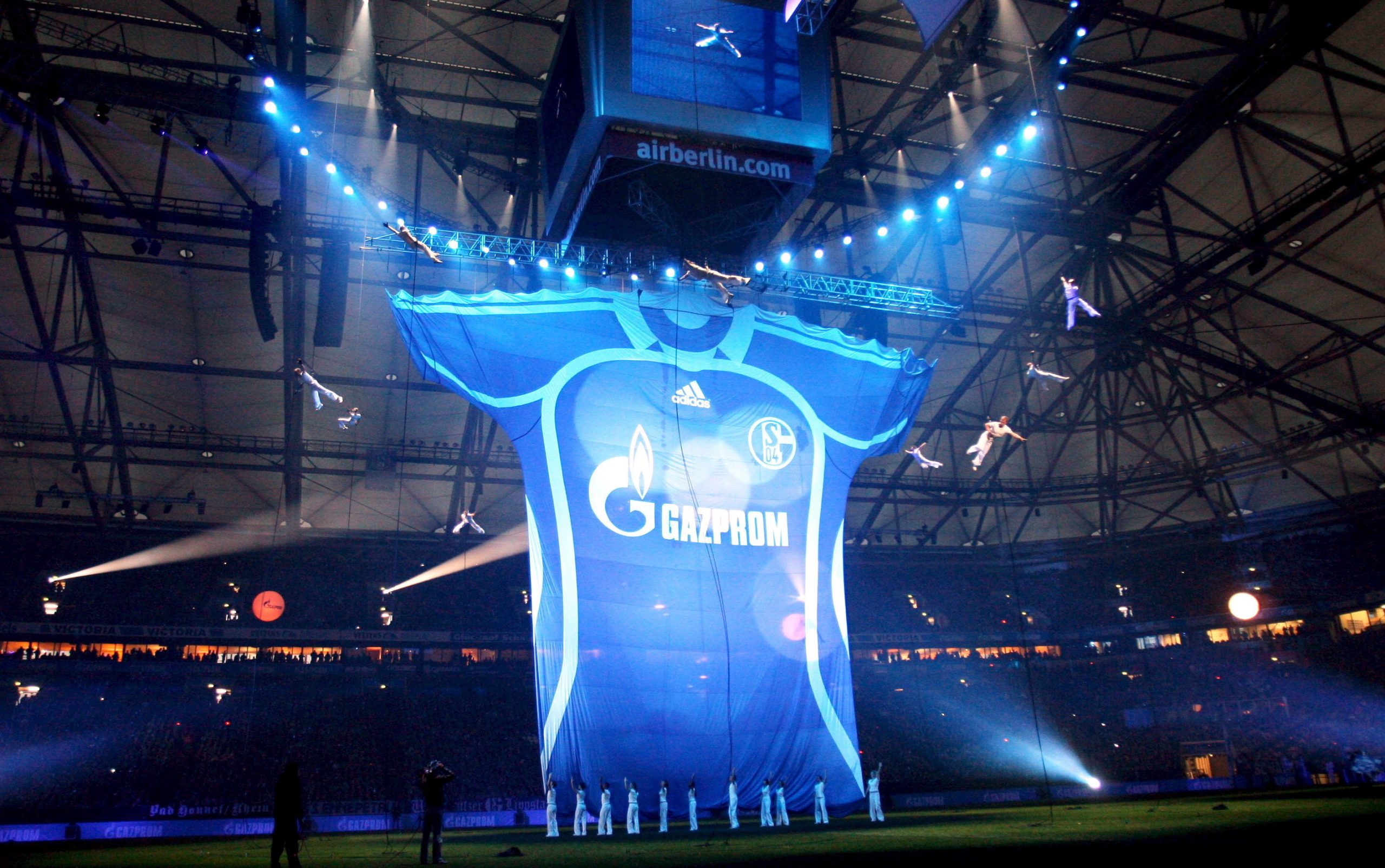 UEFA termina acordo de patrocínio com a Gazprom