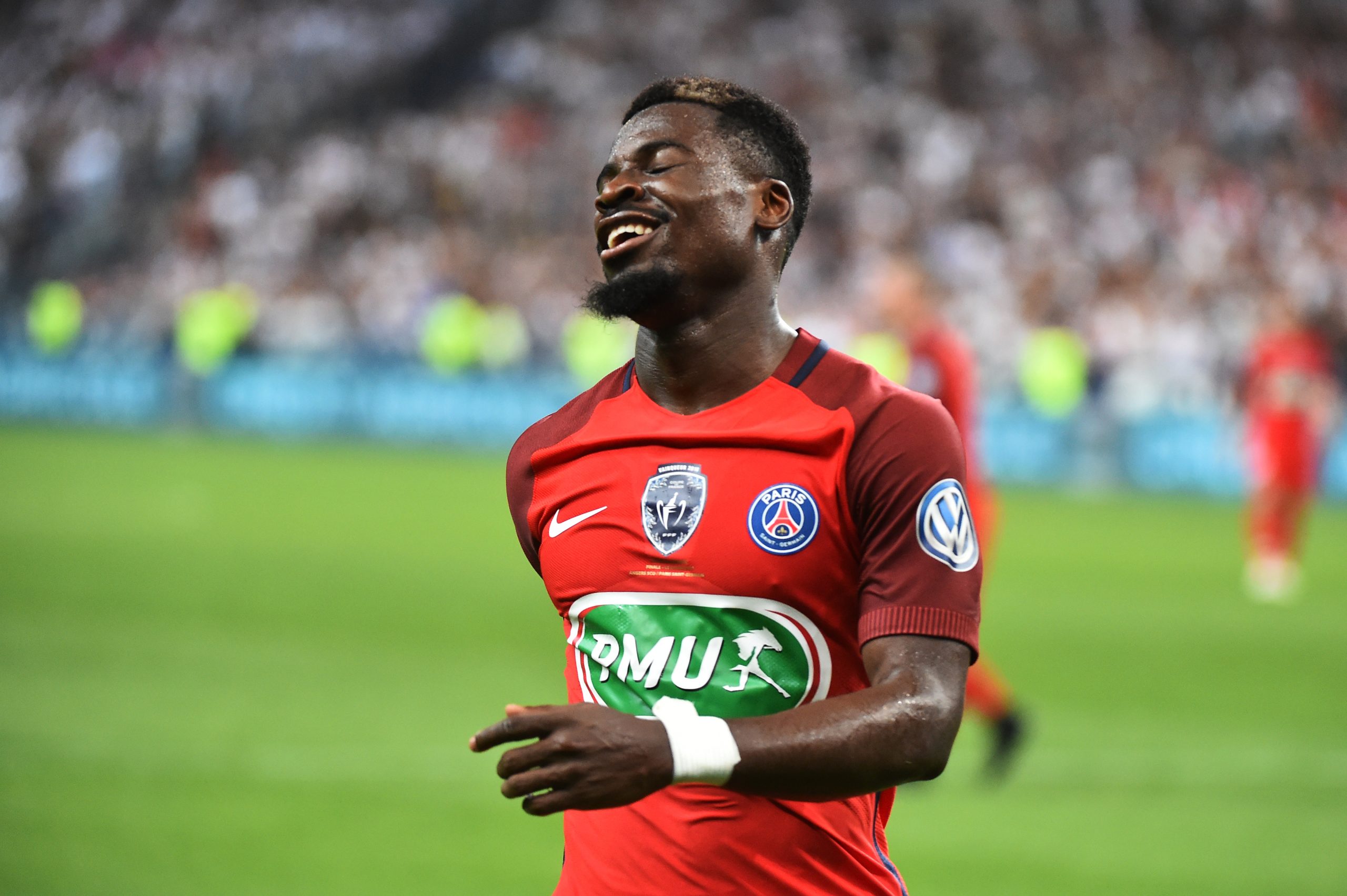 Aurier no Manchester United? Só depende das autoridades