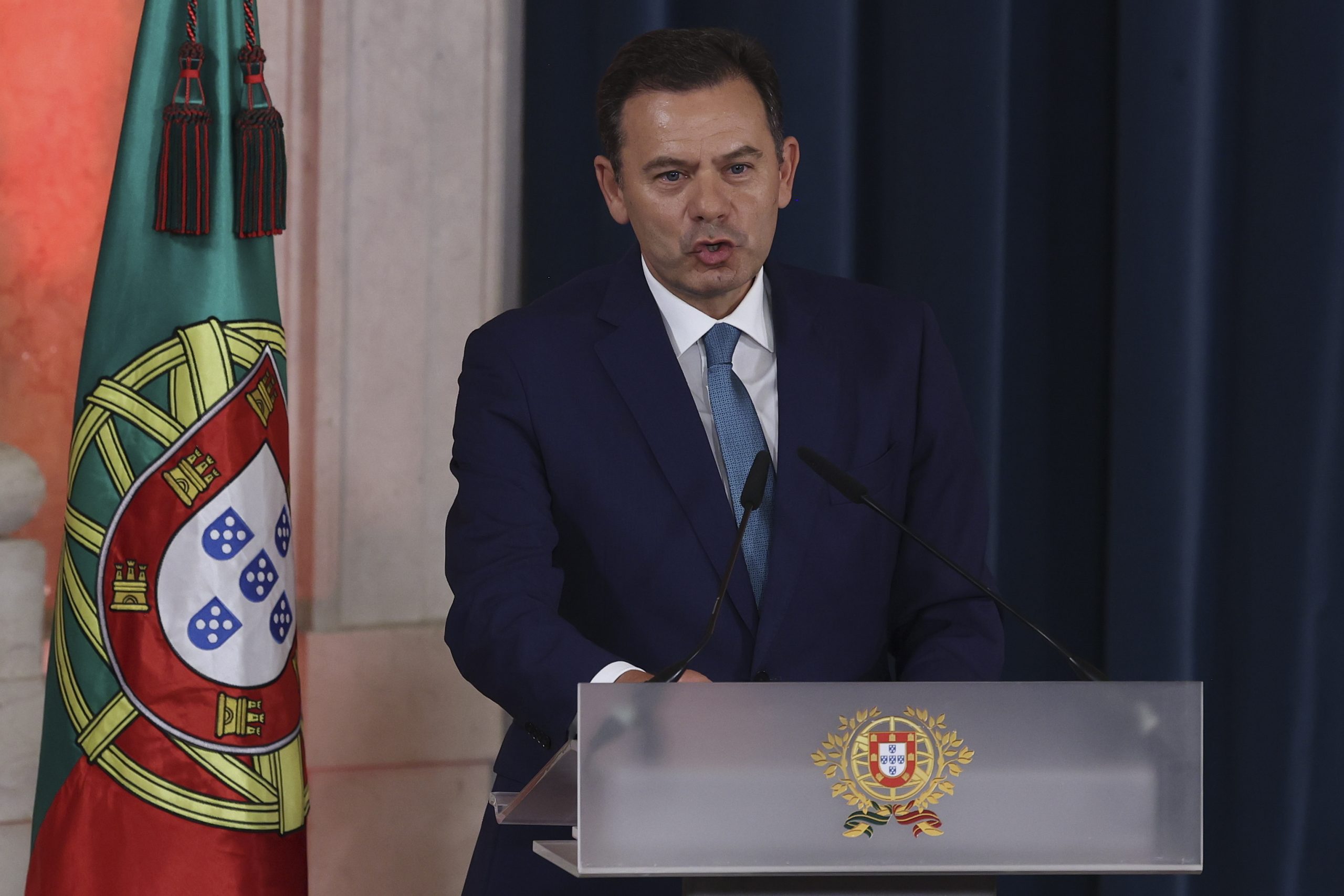 Montenegro promete cooperação construtiva com Seguro e garante estabilidade política
