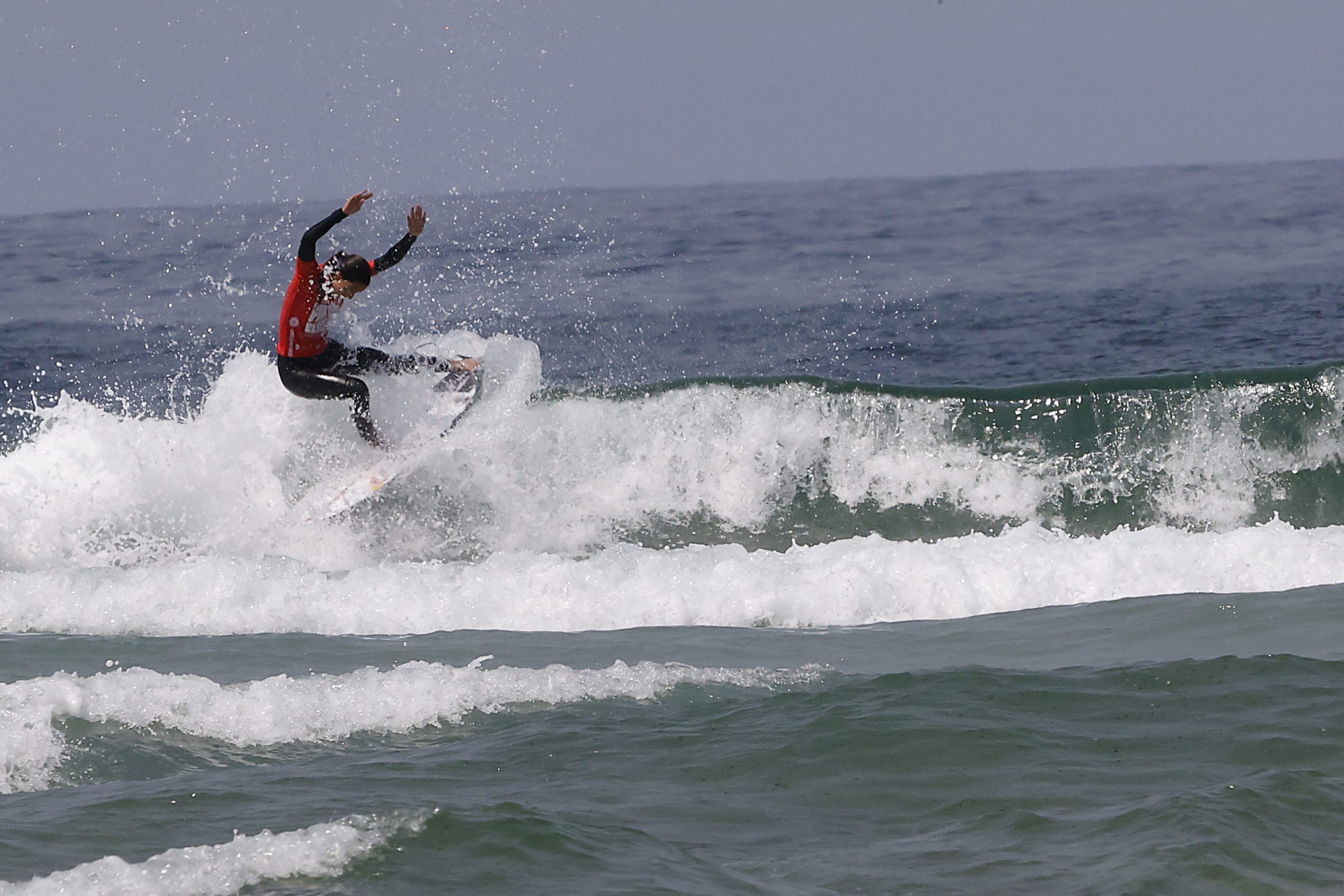 Bonvalot e Veselko nos oitavos de final da etapa inaugural do Challenger Series de surf