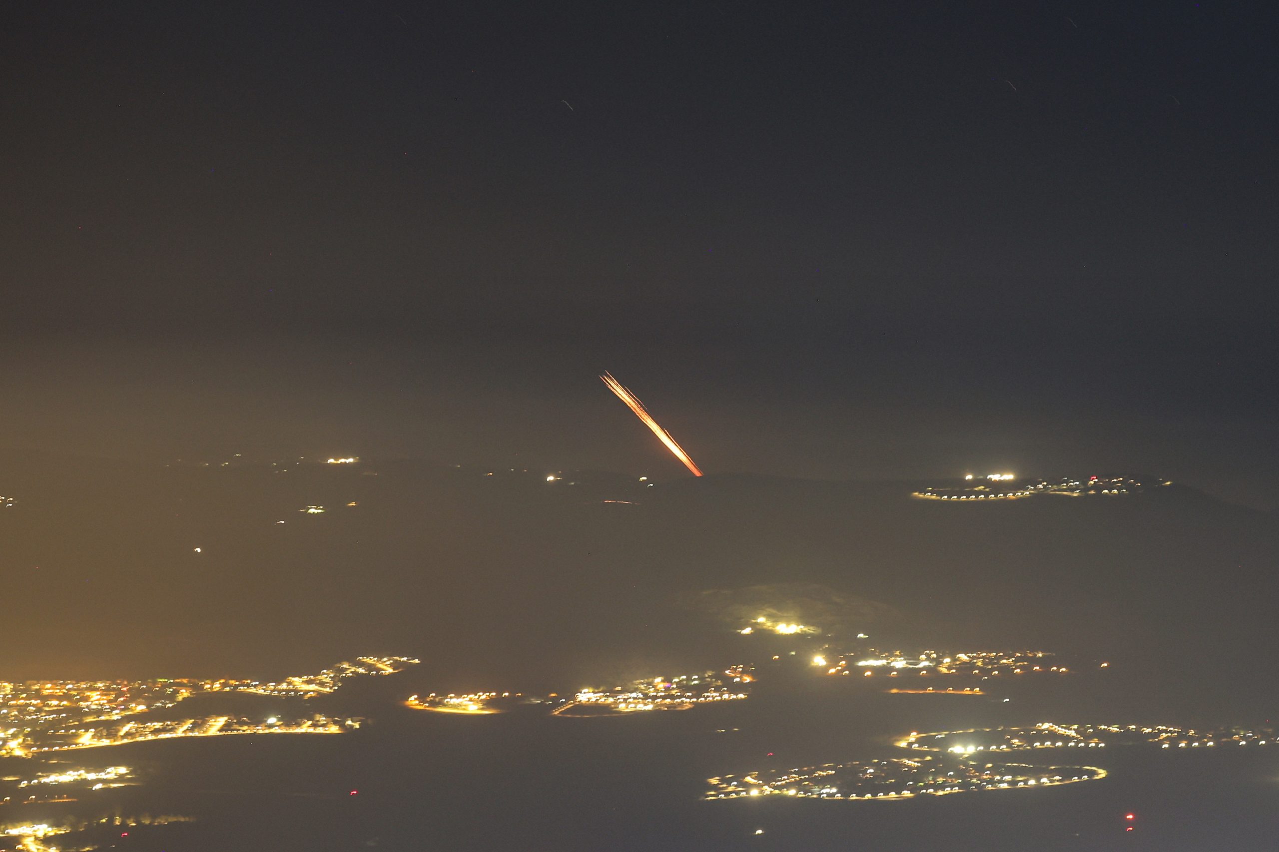 Continuam bombardeamentos israelitas no sul de Beirute. Líbano evacua hospitais