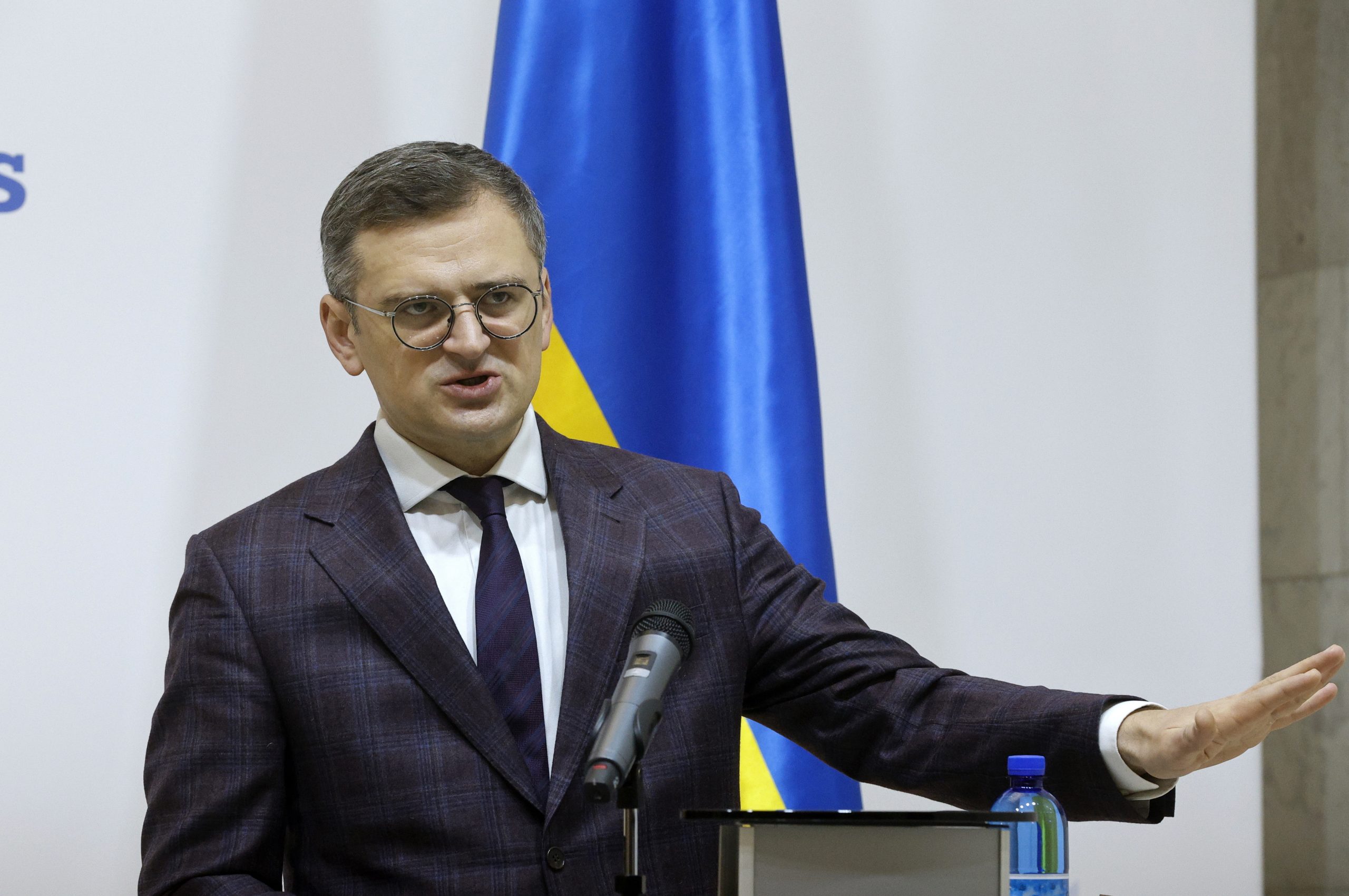 Kiev “em choque” com Congresso dos EUA e alerta para Rússia sem limites