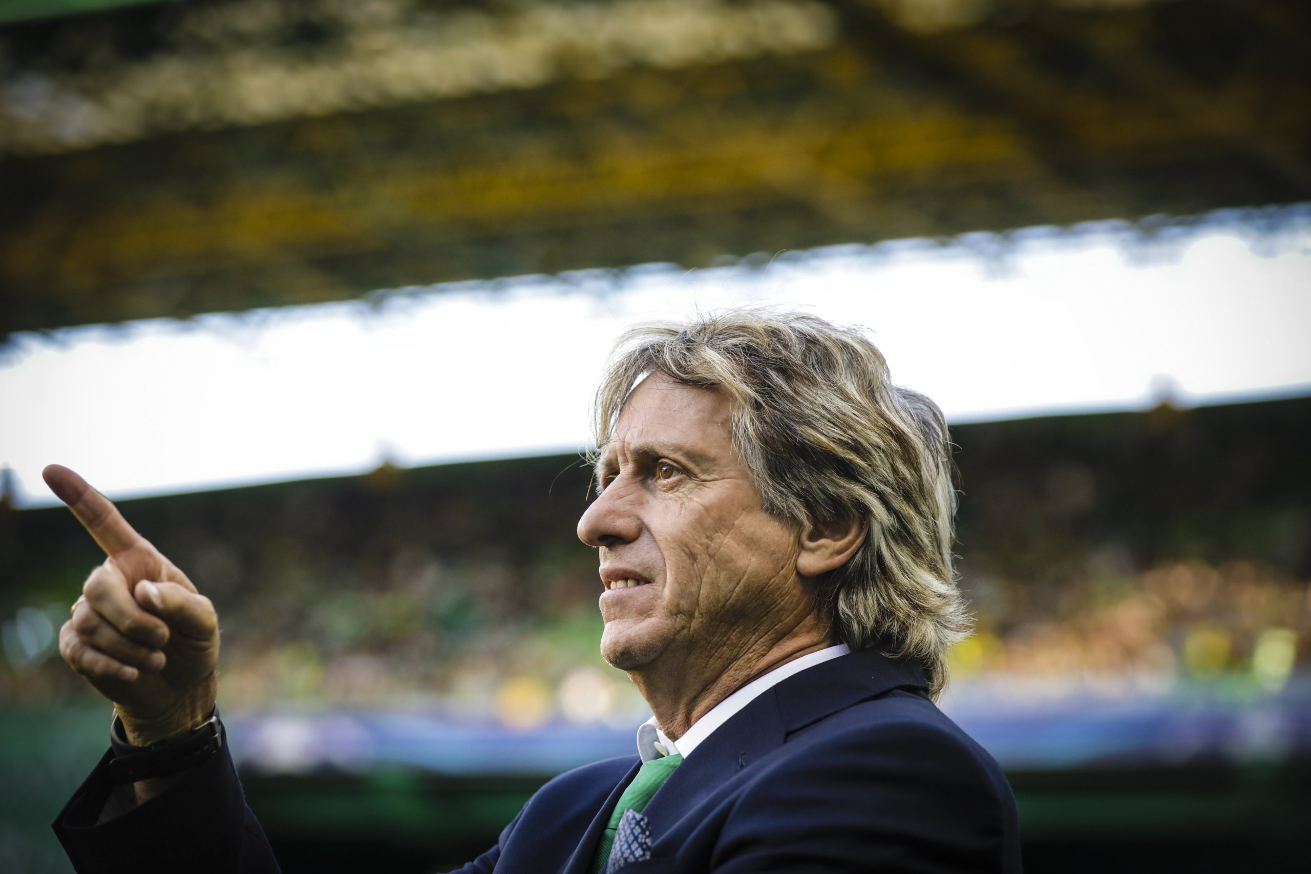 Ambiente do estádio do Olympiacos pode ‘galvanizar’ Sporting, diz Jesus