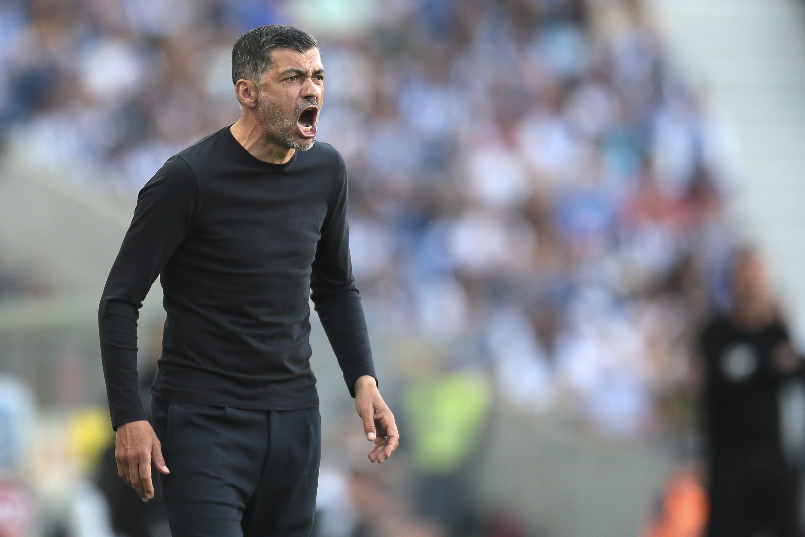 Sérgio Conceição e Pepe suspensos