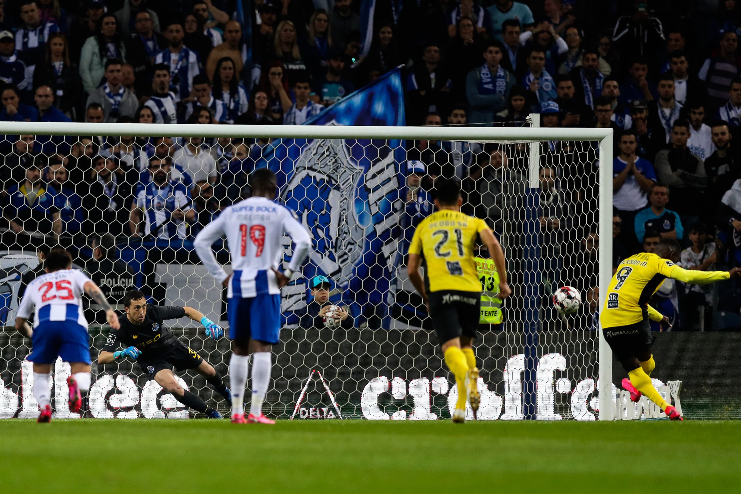 Na I Liga, há um penálti a cada 261 minutos de jogo e quatro em cada cinco dão golo