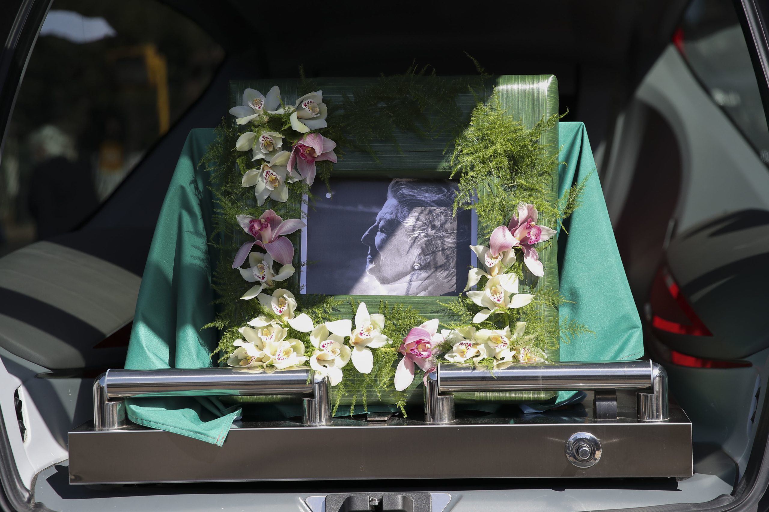O último adeus a Eunice Muñoz. Cerimónias fúnebres da atriz decorreram na Basílica da Estrela