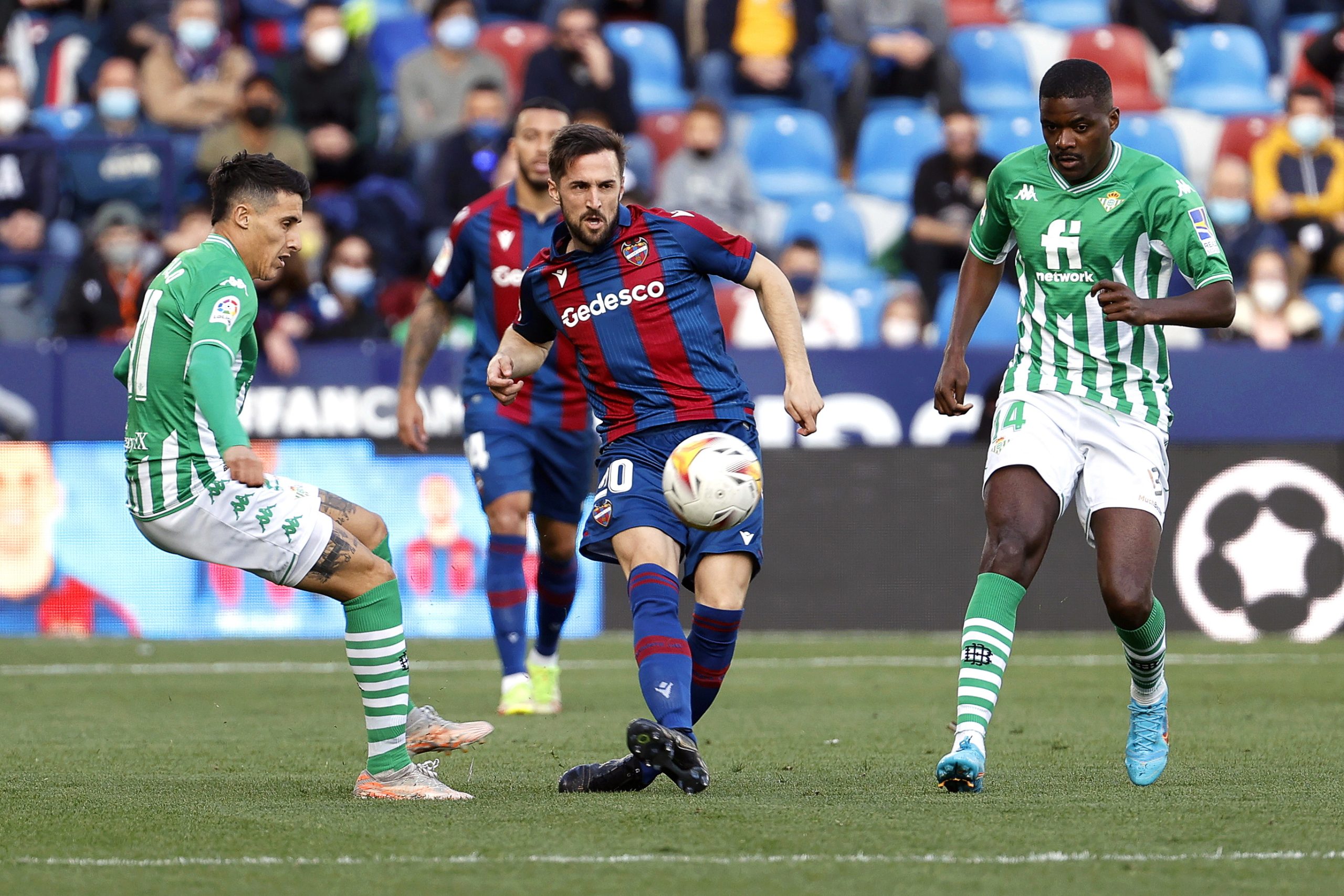 La Liga. William Carvalho marca no triunfo do Bétis sobre o lanterna-vermelha Levante