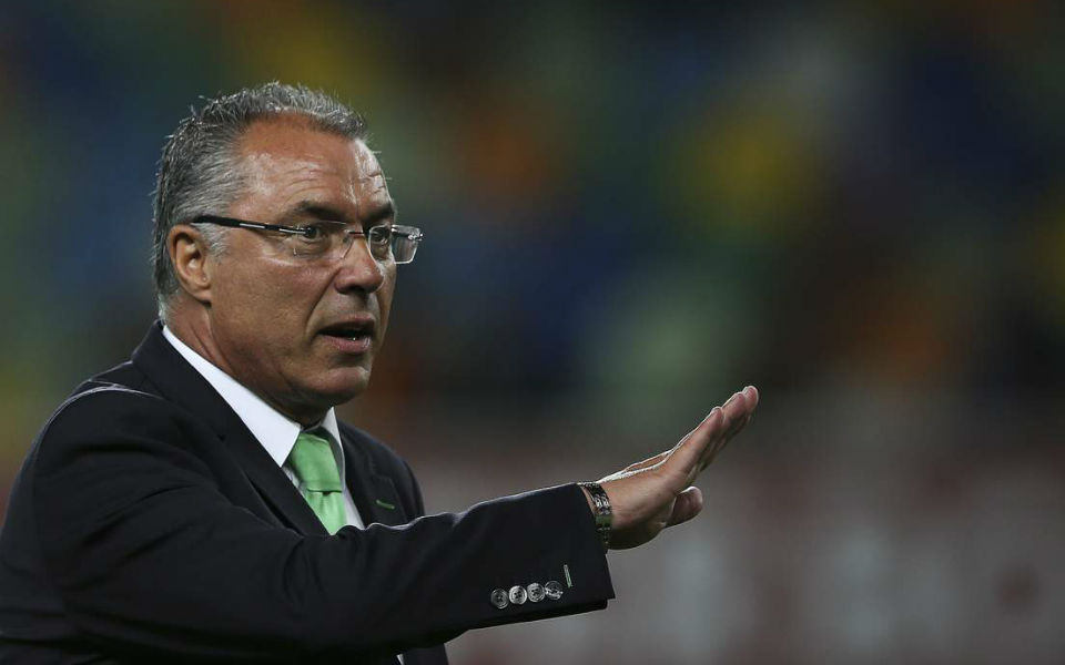 Desportivo das Aves oficializou renovação de Augusto Inácio