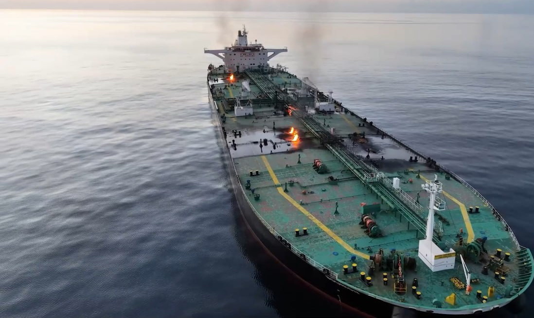 Houthis divulgam vídeo em que colocam explosivos em petroleiro grego