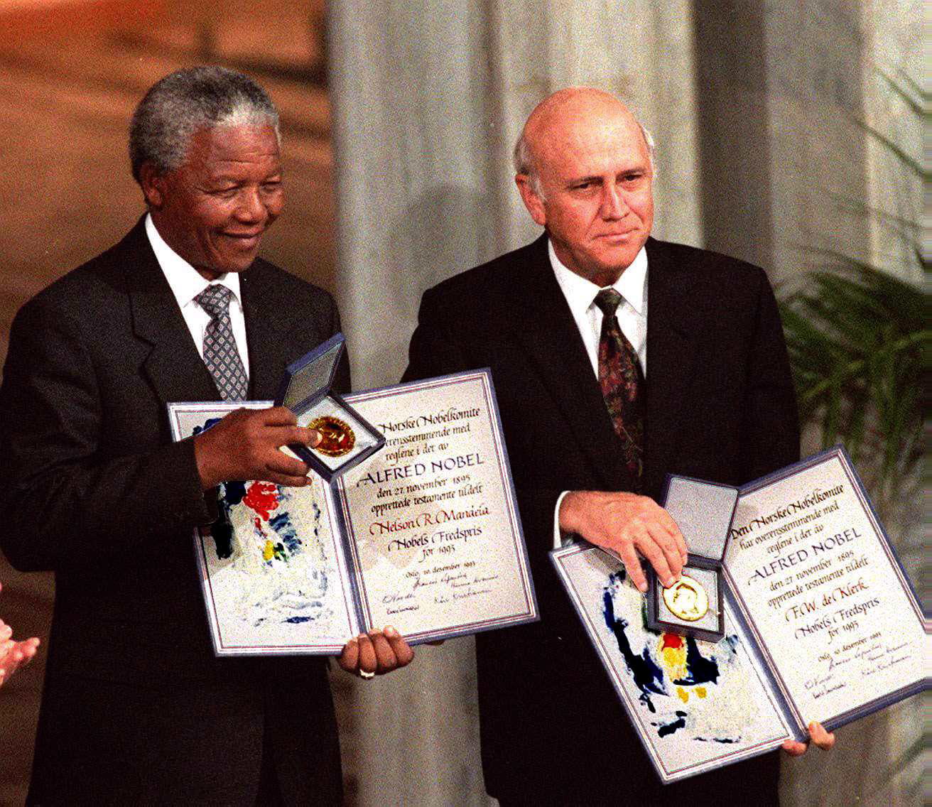 Roubada medalha Nobel atribuída a ex-presidente da África do Sul