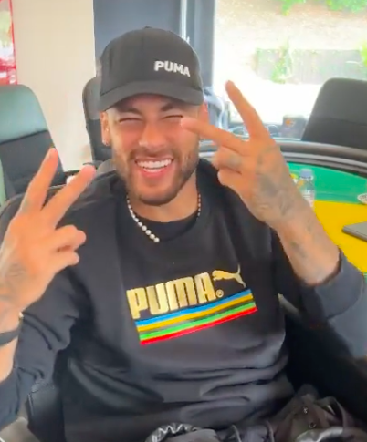 Neymar pede voto em Jair Bolsonaro
