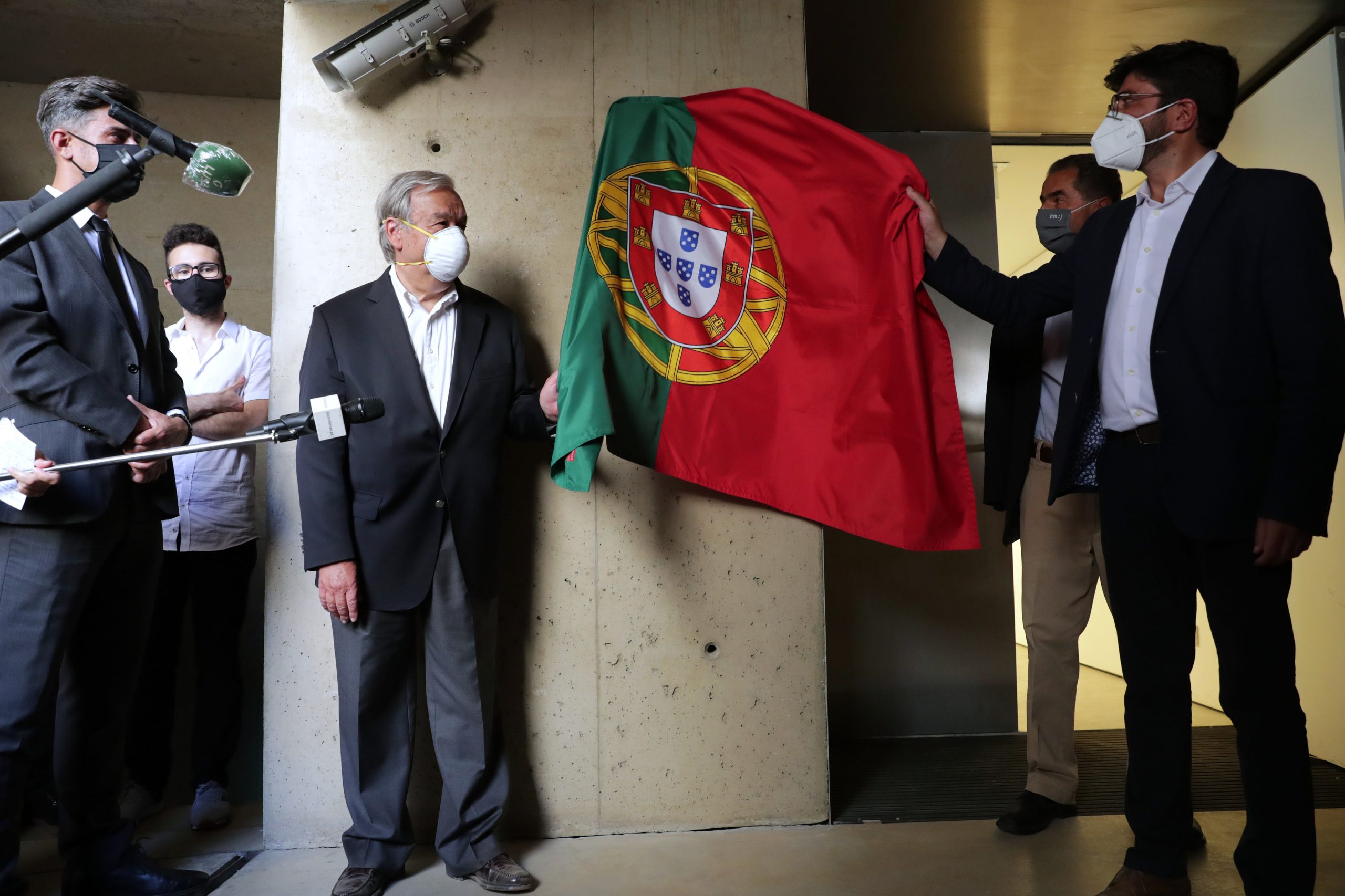 “Sinto-me humilde porque acho que o que se fez é exatamente o que devia ser feito”. Guterres homenageado no Museu do Côa
