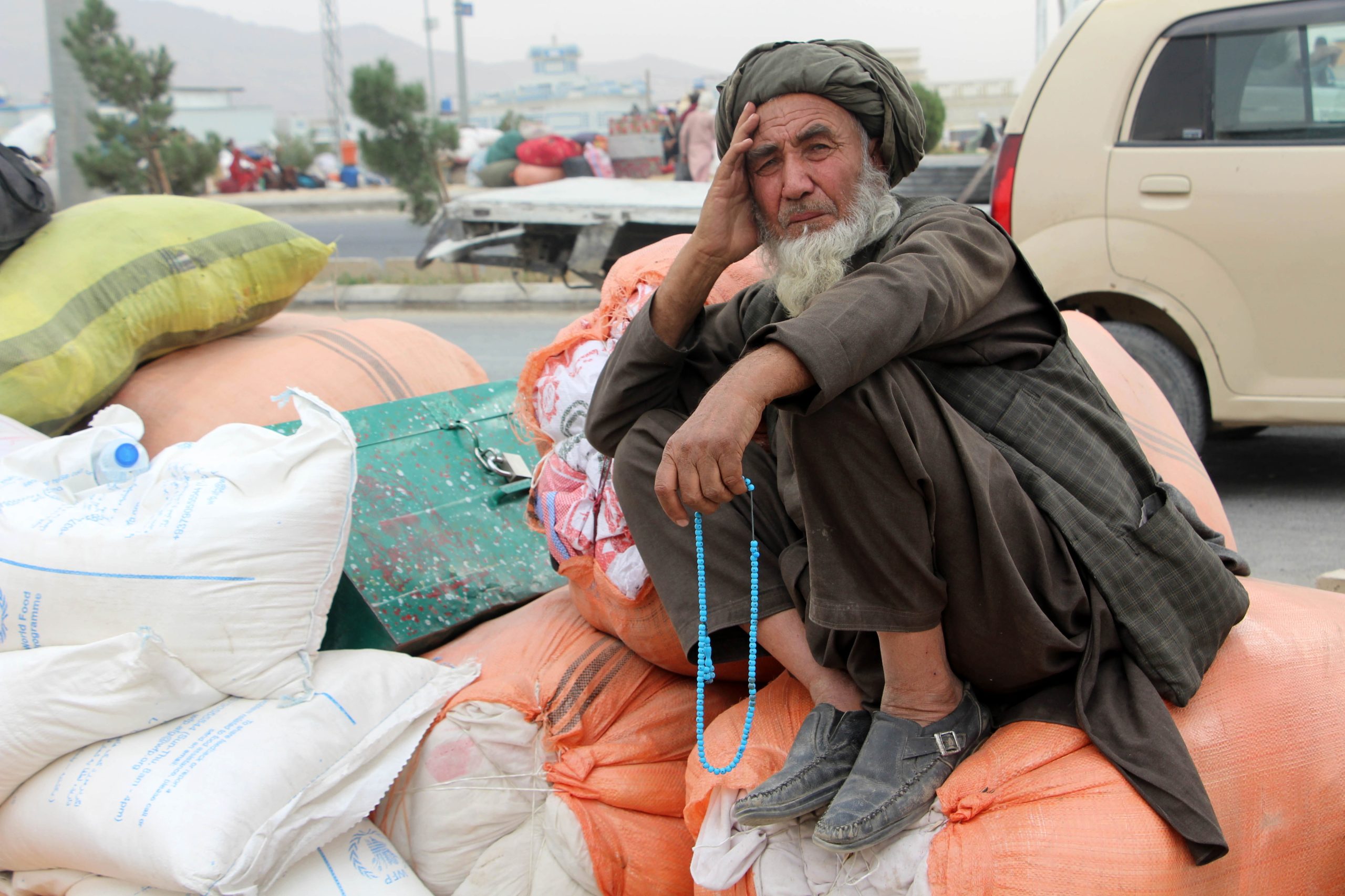 Mais de 200 mil refugiados afegãos expulsos do Paquistão